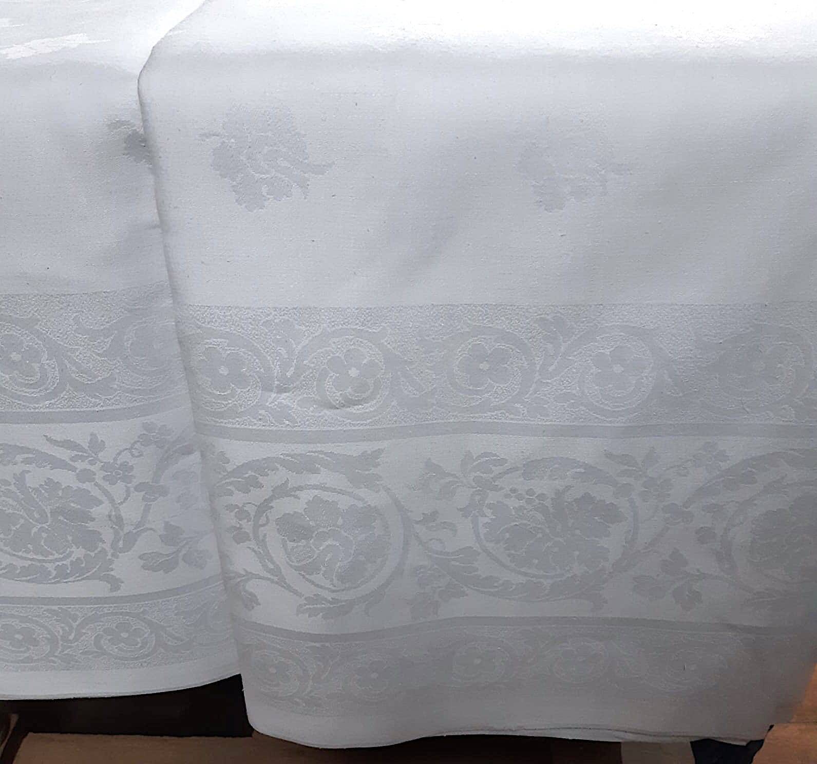 Party tablecloth - 2m30 x 5m30 - white damask monogrammed ct
