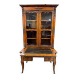 Desk forming a showcase