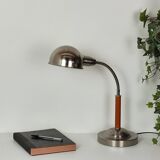 Articulated desk lamp