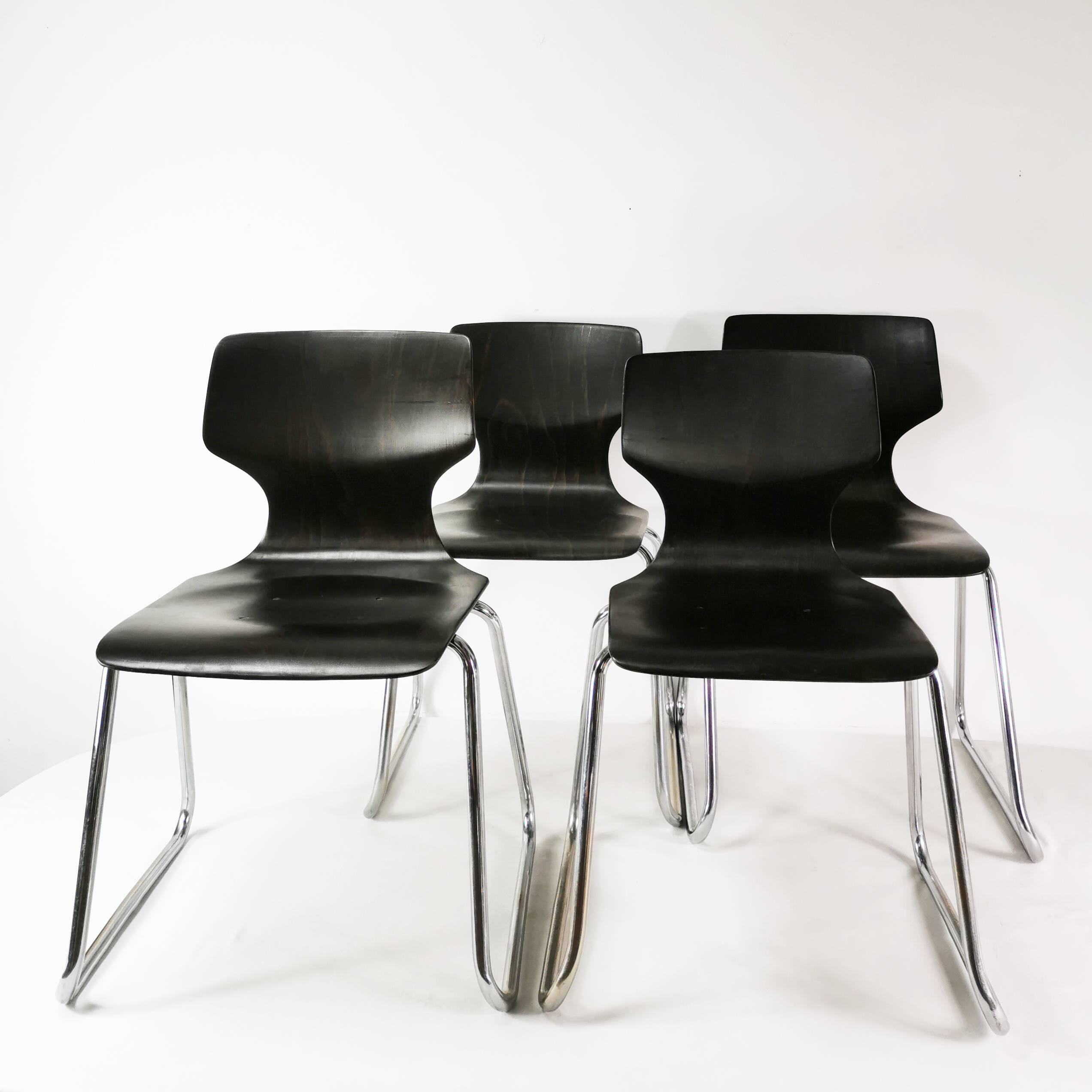 Un ensemble de chaises modernistes Pagholz Flototto, Allemagne, années 1970.