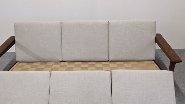 Salon, canapé et fauteuils, de style scandinave en teck, France vers 1950