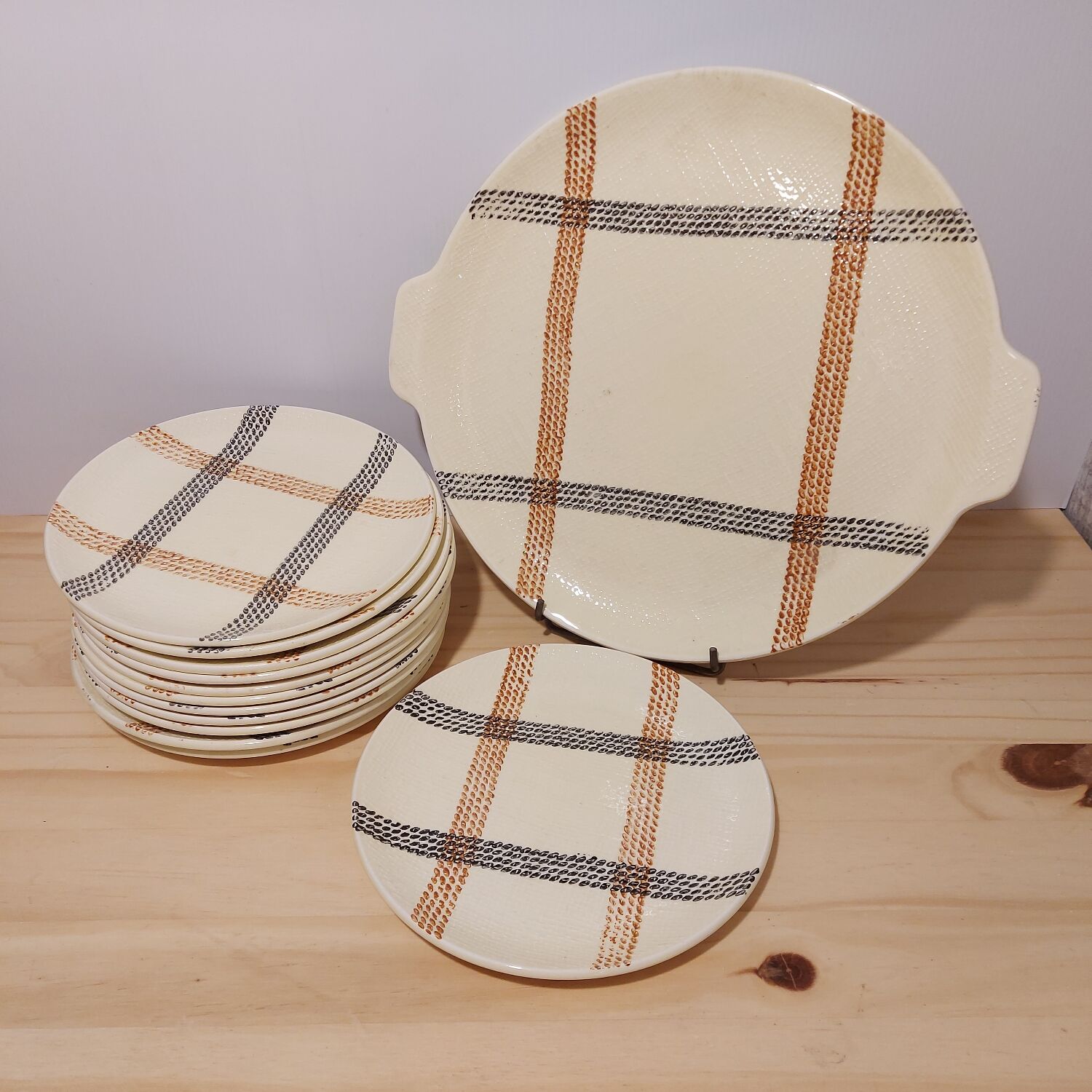 Set of 12 plates and 1 course Salins Deauville
