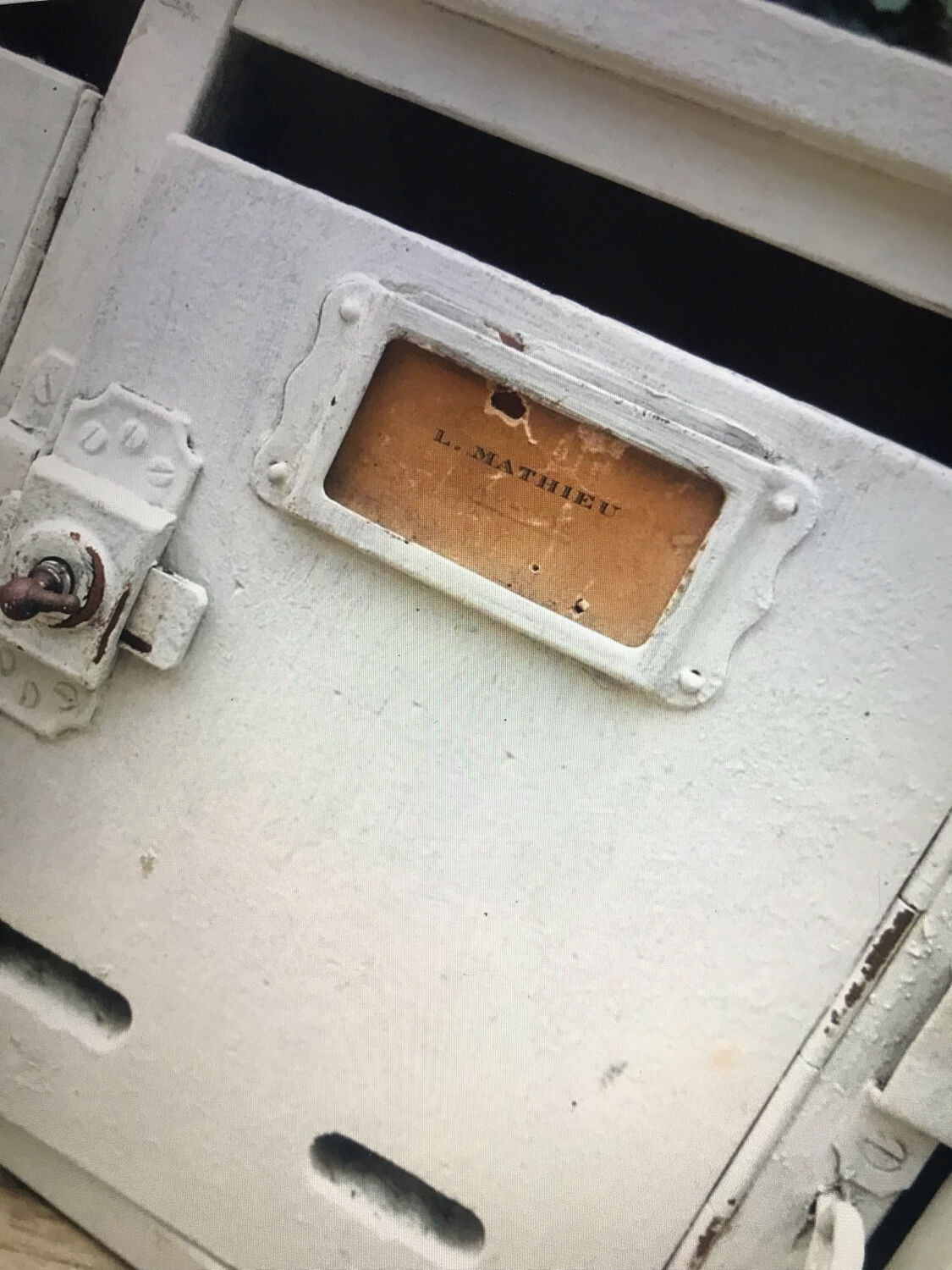 Block of 4 wooden mailboxes