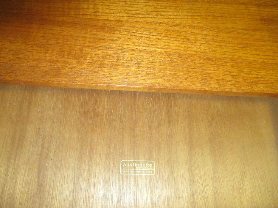 Teak dresser 4 drawers