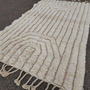 Handmade pure wool rug, size 150 x 250 cm.