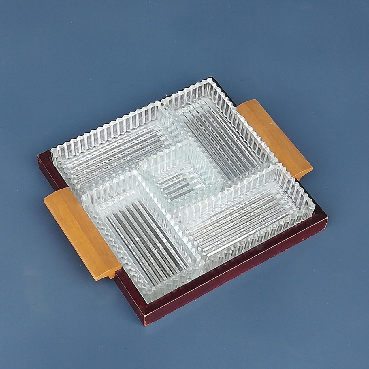 Art Deco top with 5 glass cups