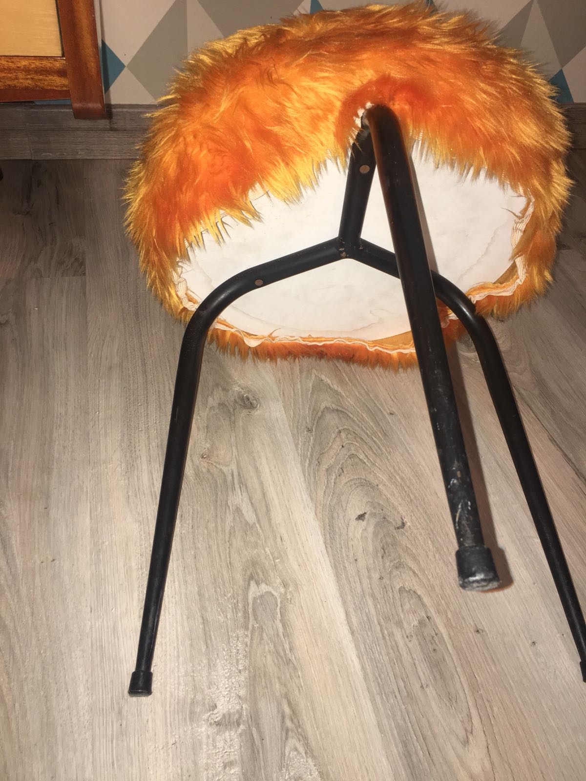 Stool rug tripod vintage orange psychedelic 1970