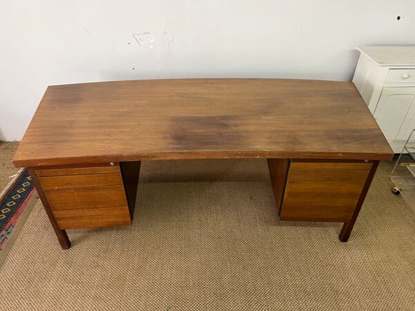 Bureau en bois ancien