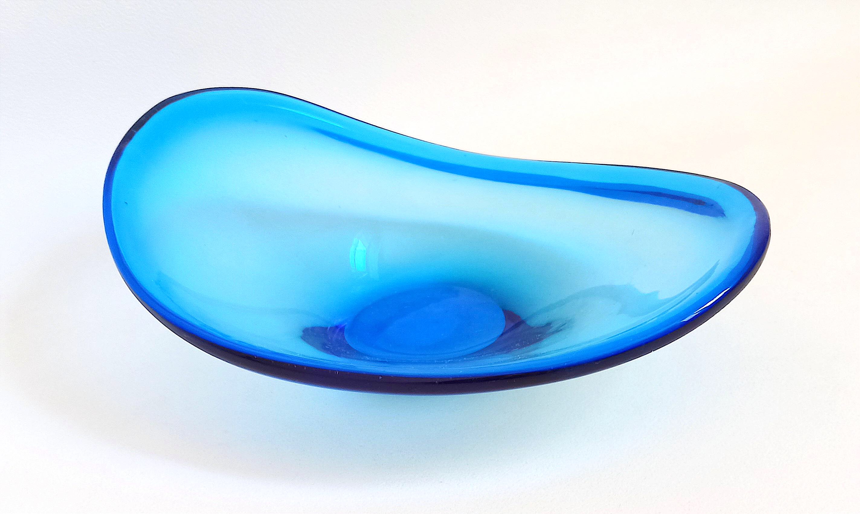 Empty pocket Lotta Petterson blue glass