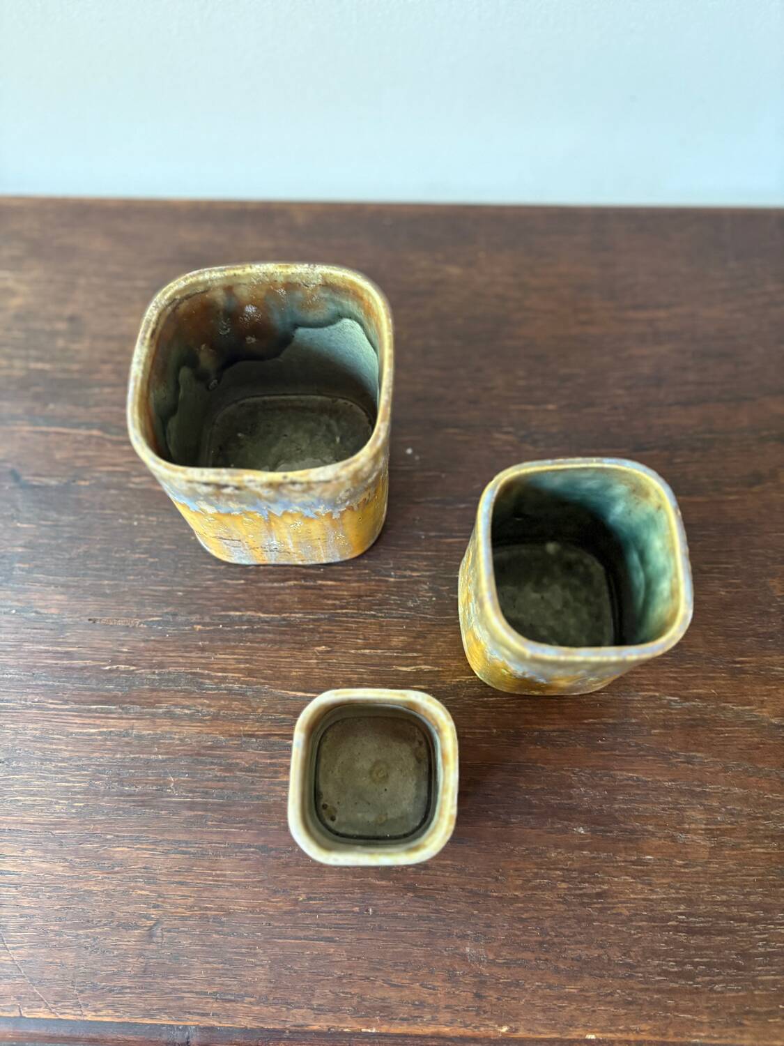 Set of 3 Art Nouveau flower pots by Gustav de Bruyn