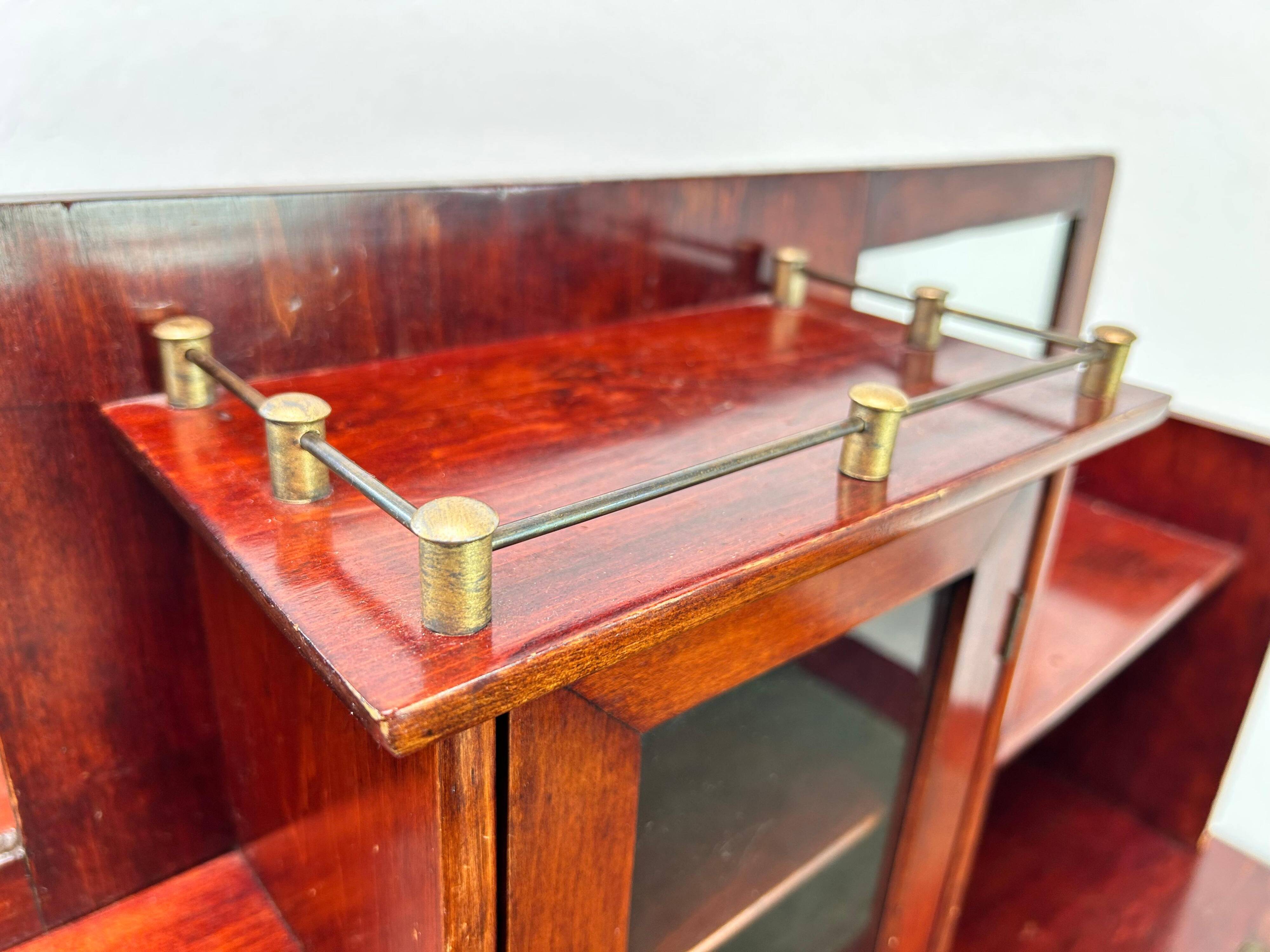 Small writing table secession