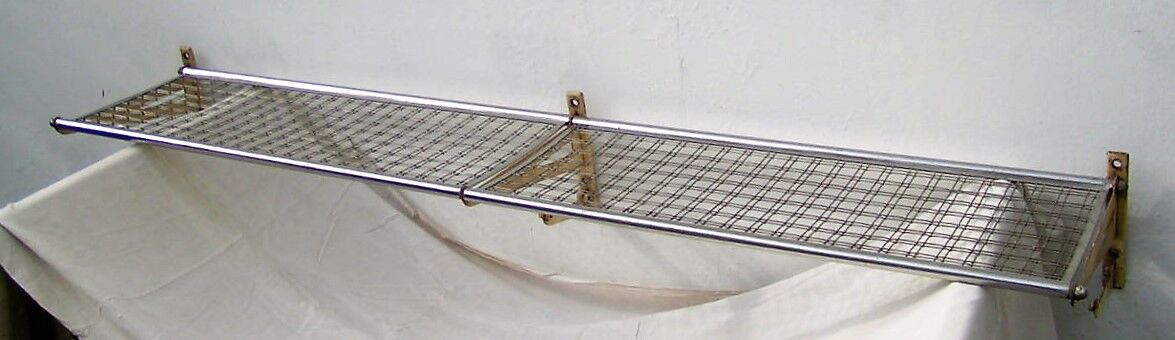 Shelf train luggage rack