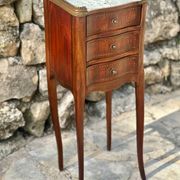 Petite table Chiffonnière en bois de placage de style Transition .