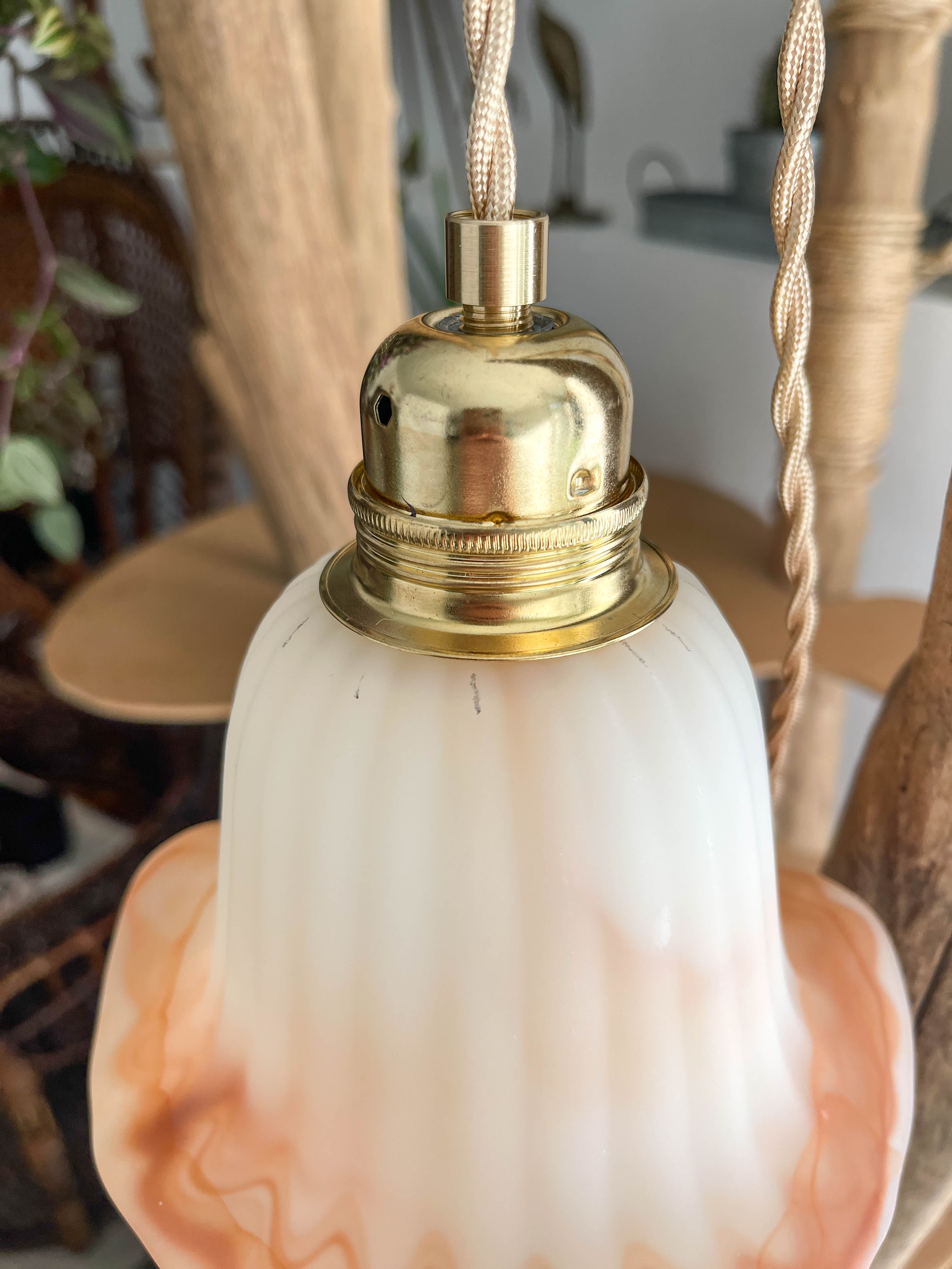Vintage pink glass paste tulip lamp