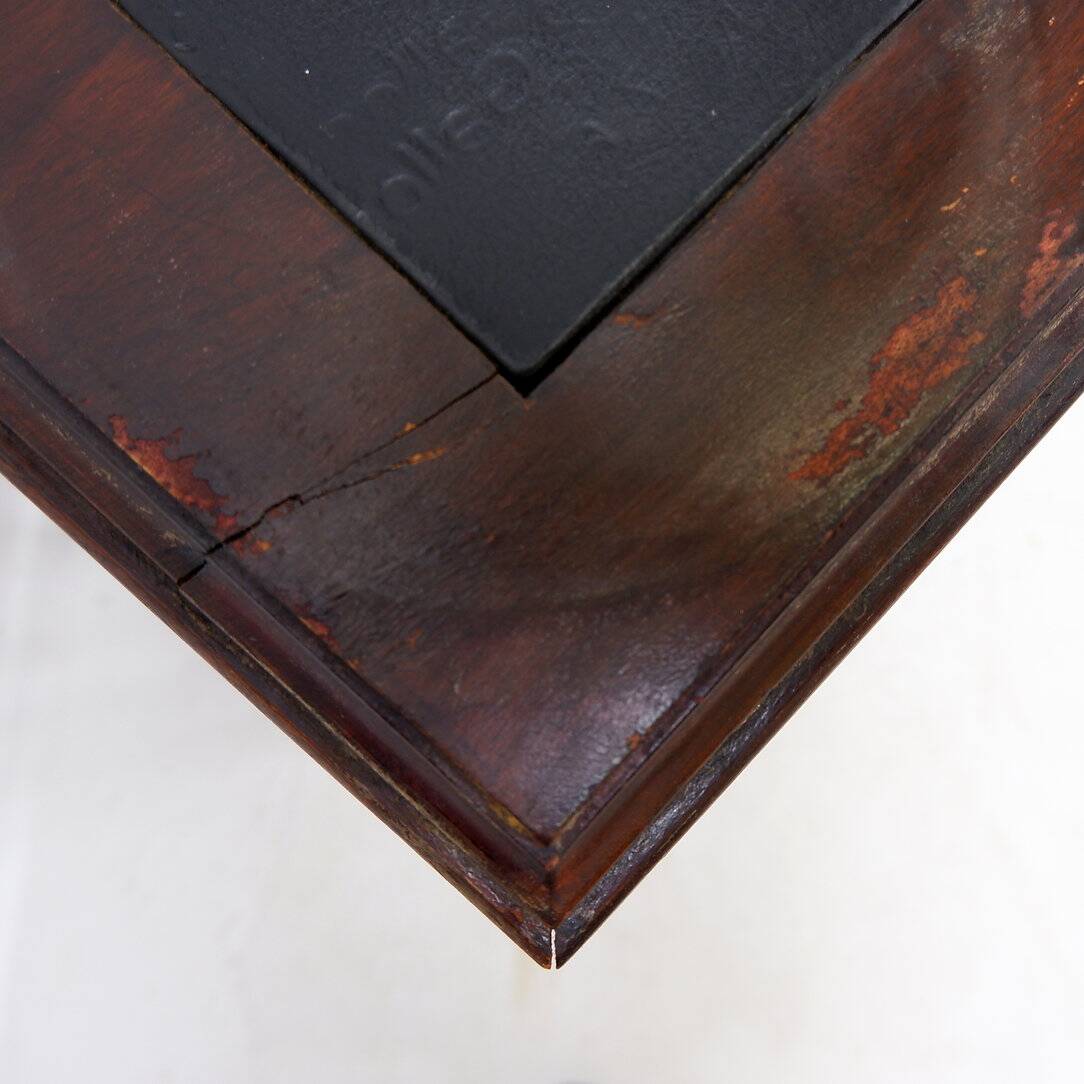 Table d'appoint en bois dur et bibliothèque tournante Vintage Sheraton Revival