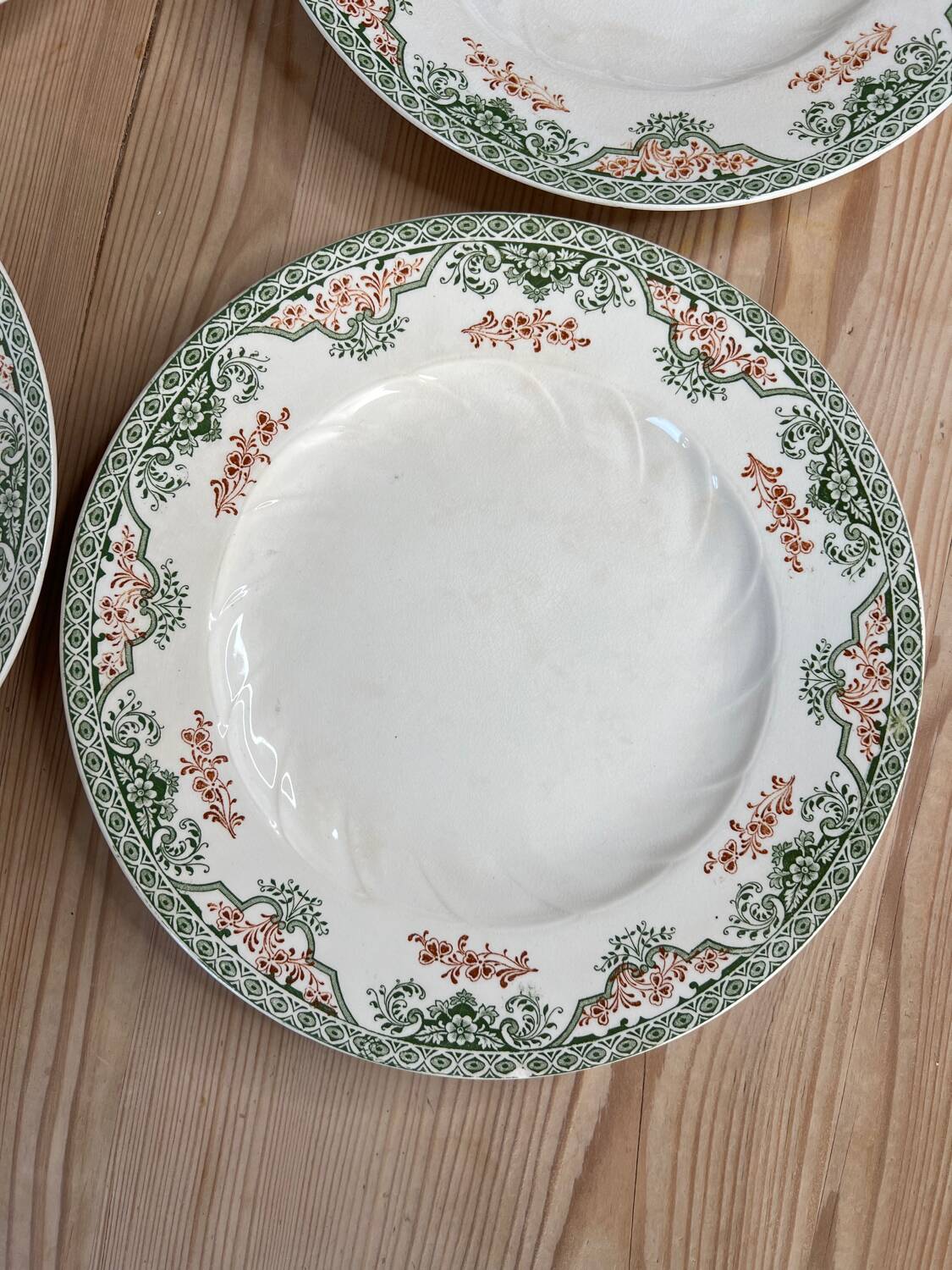 Set of 4 Longwy Bruges plates