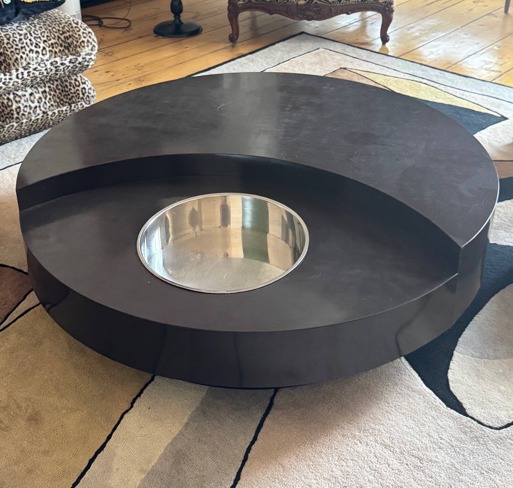 Willy Rizzo Coffee Table ‚Yin Yang‘, Brown Lacquer and Silve, Italy 1970s