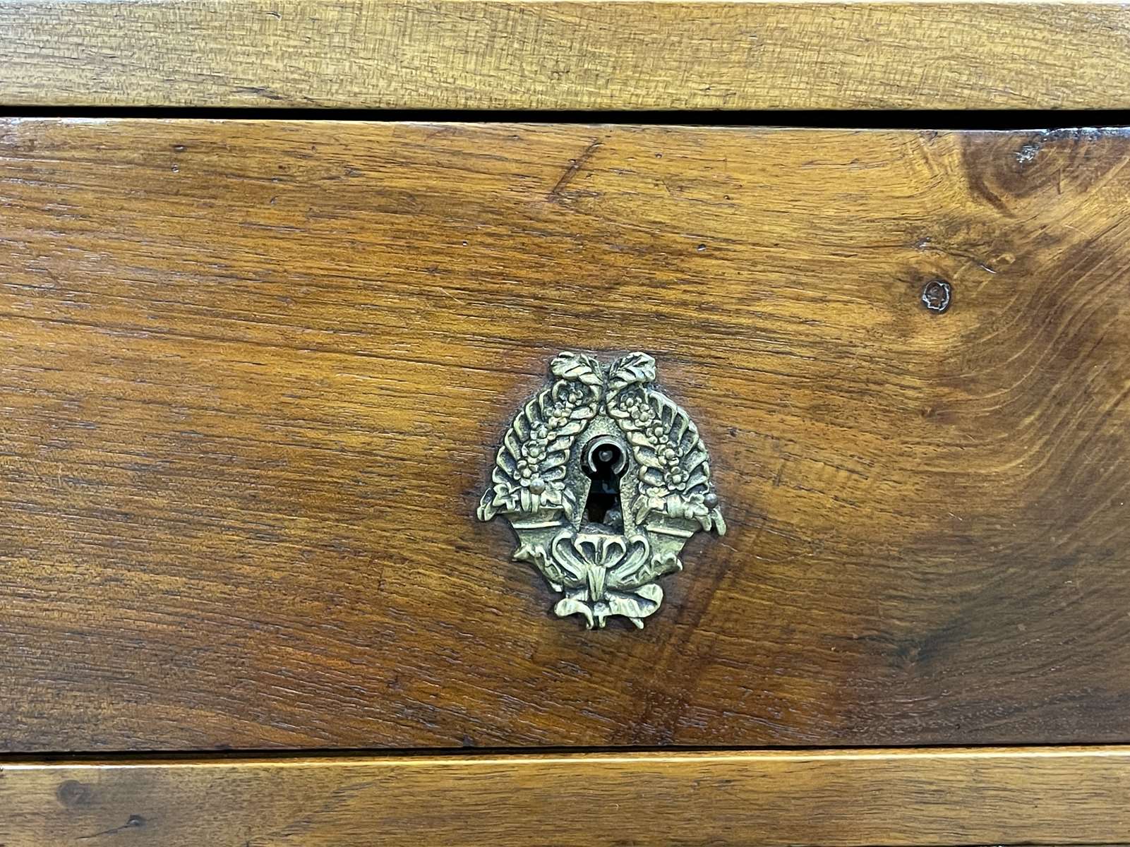 Chiffonnier Restoration XIXth in walnut