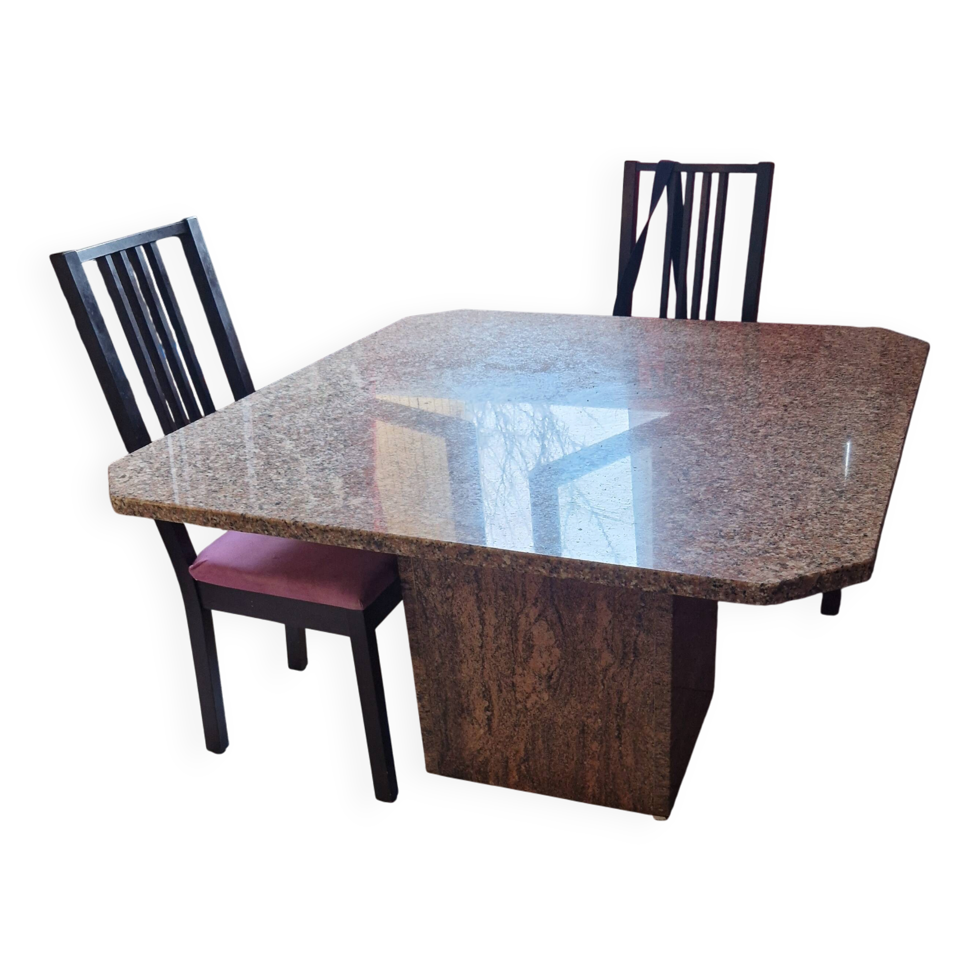 Table a manger en granit