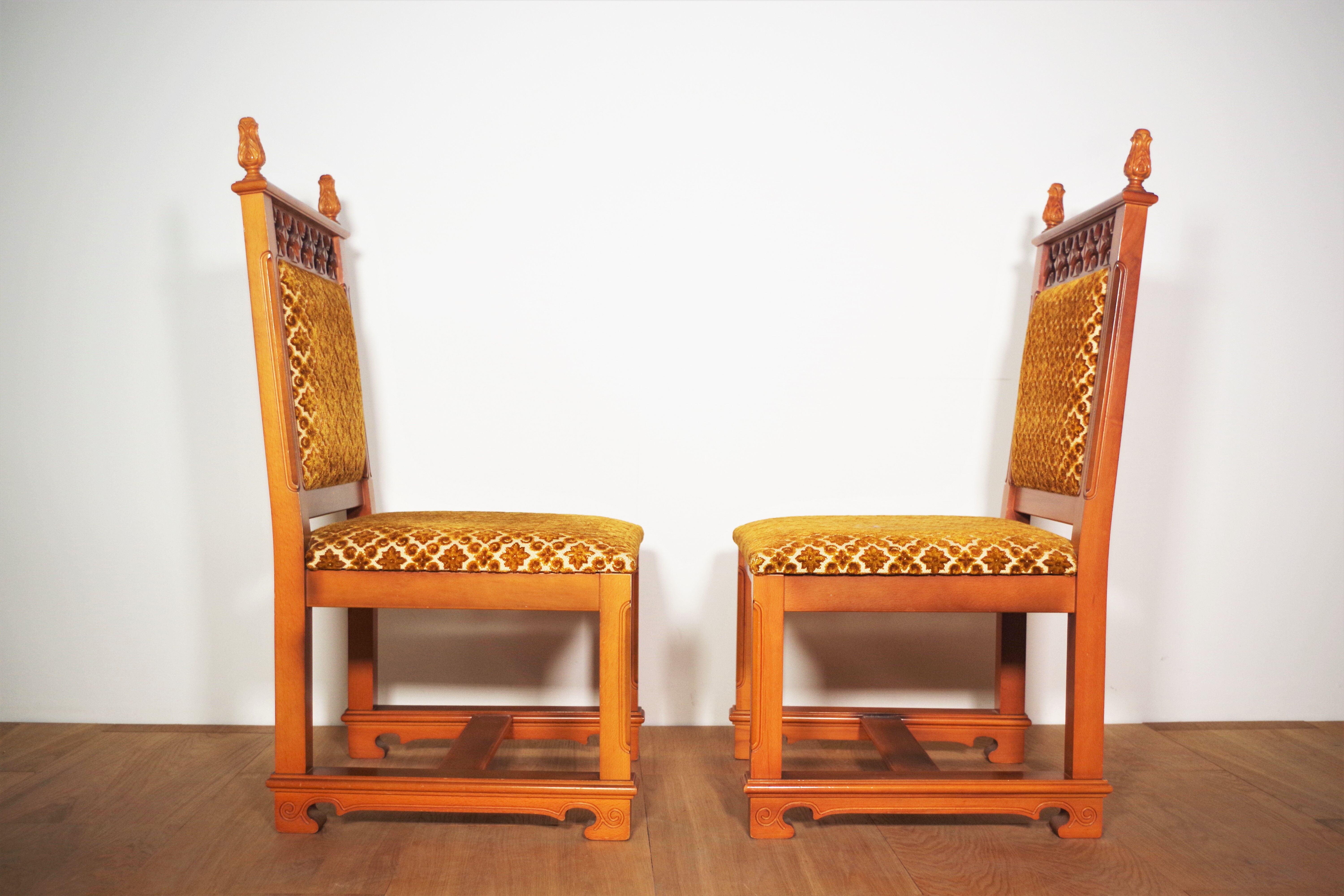 Velvet and carved wood chairs, 70s. Game of 2