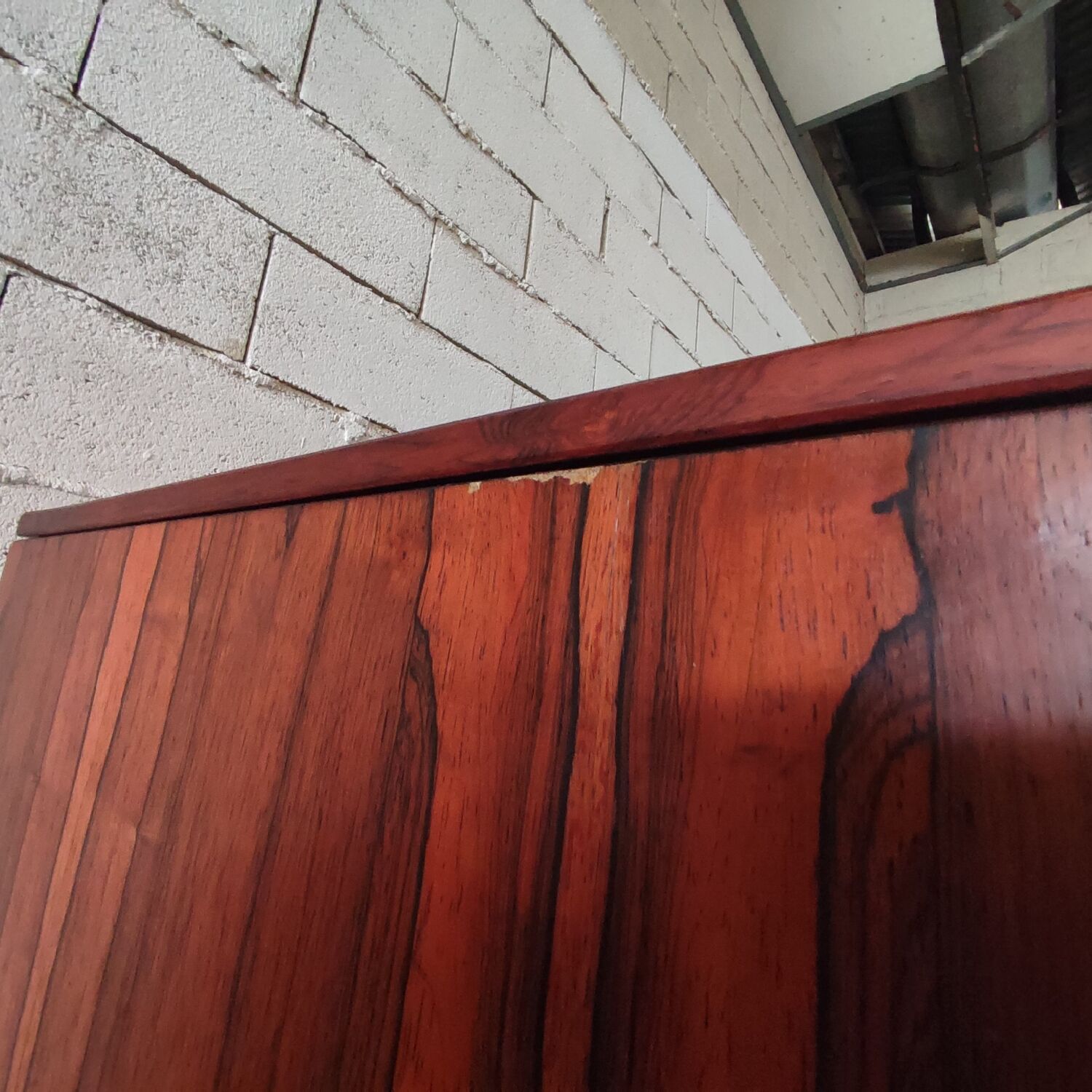 Wardrobe in rosewood Gianfranco Frattini