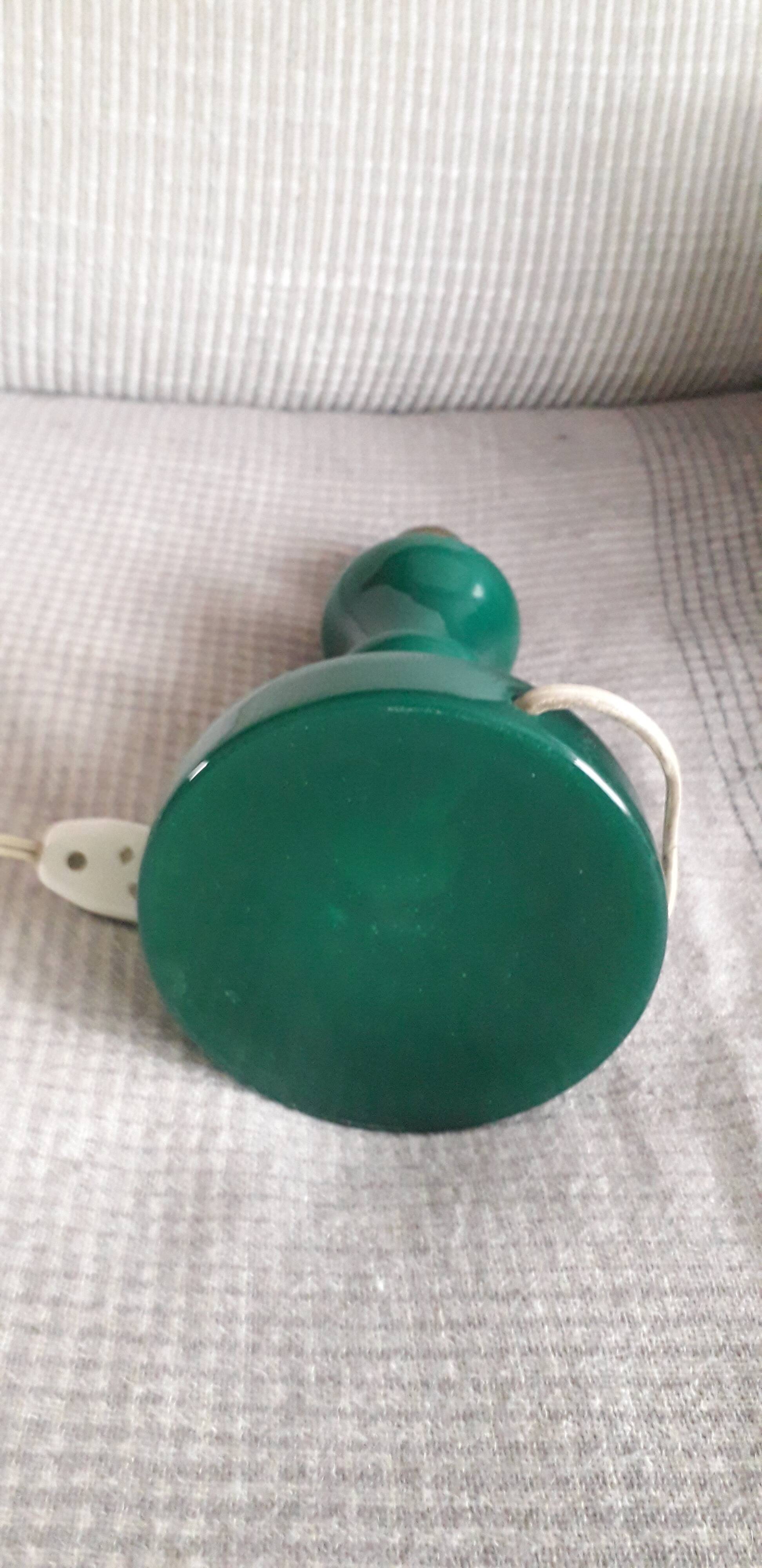 Pied de lampe en verre de couleur vert