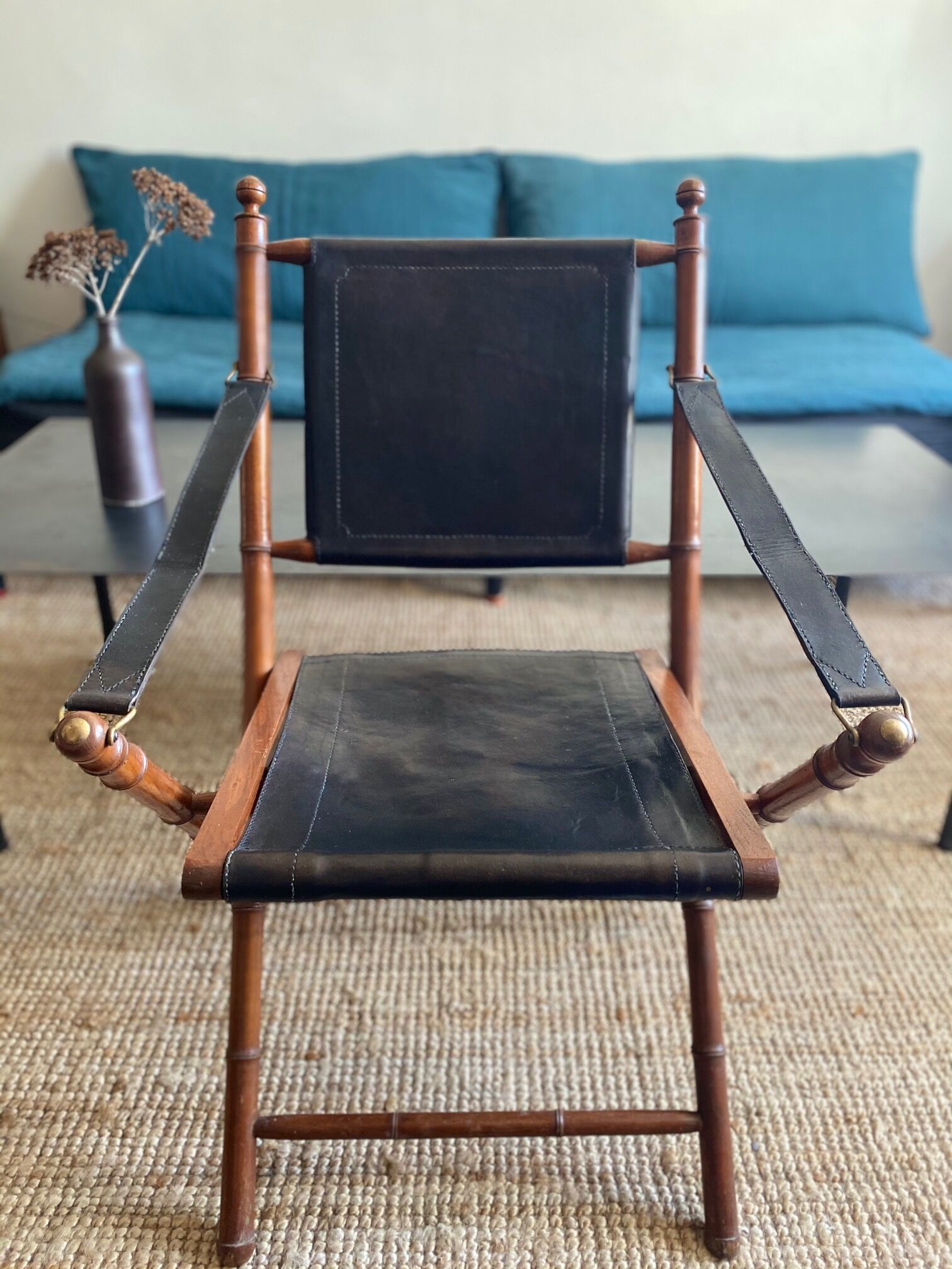 Safari armchair in wood and leather