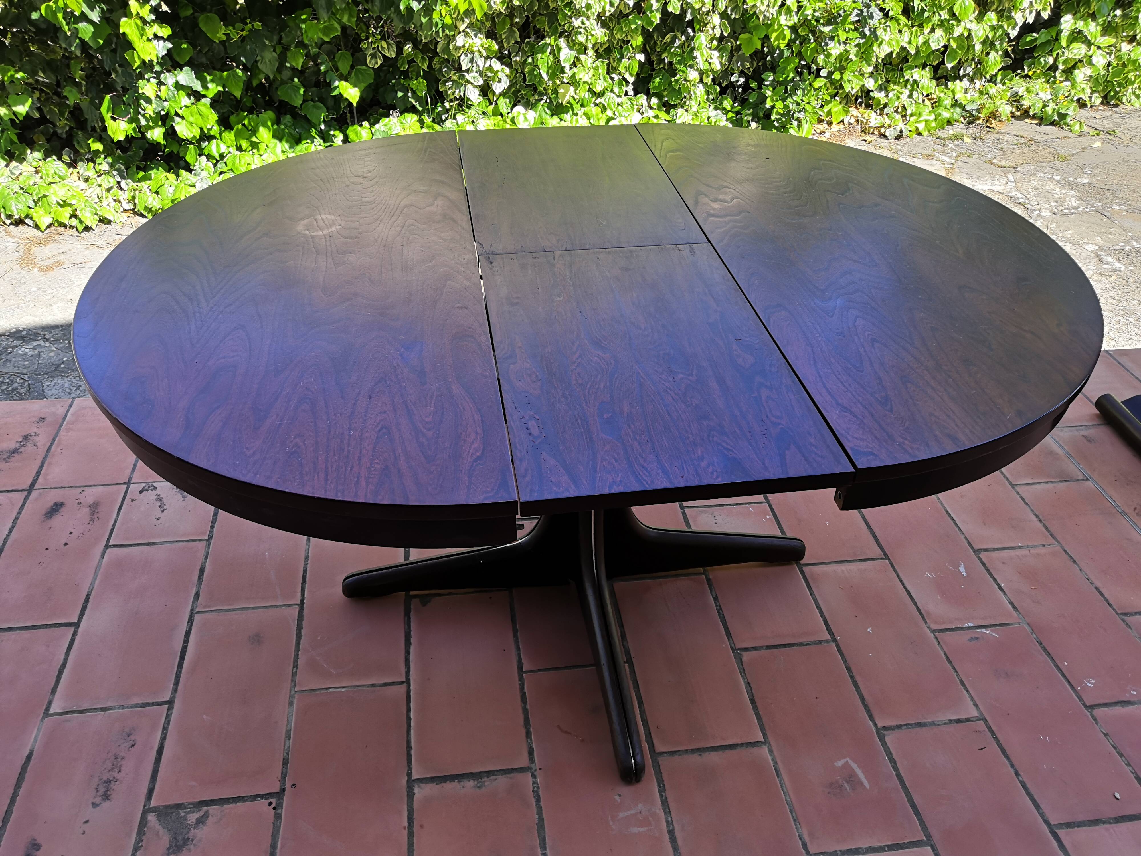 Round table with extension Baumann central foot 1970