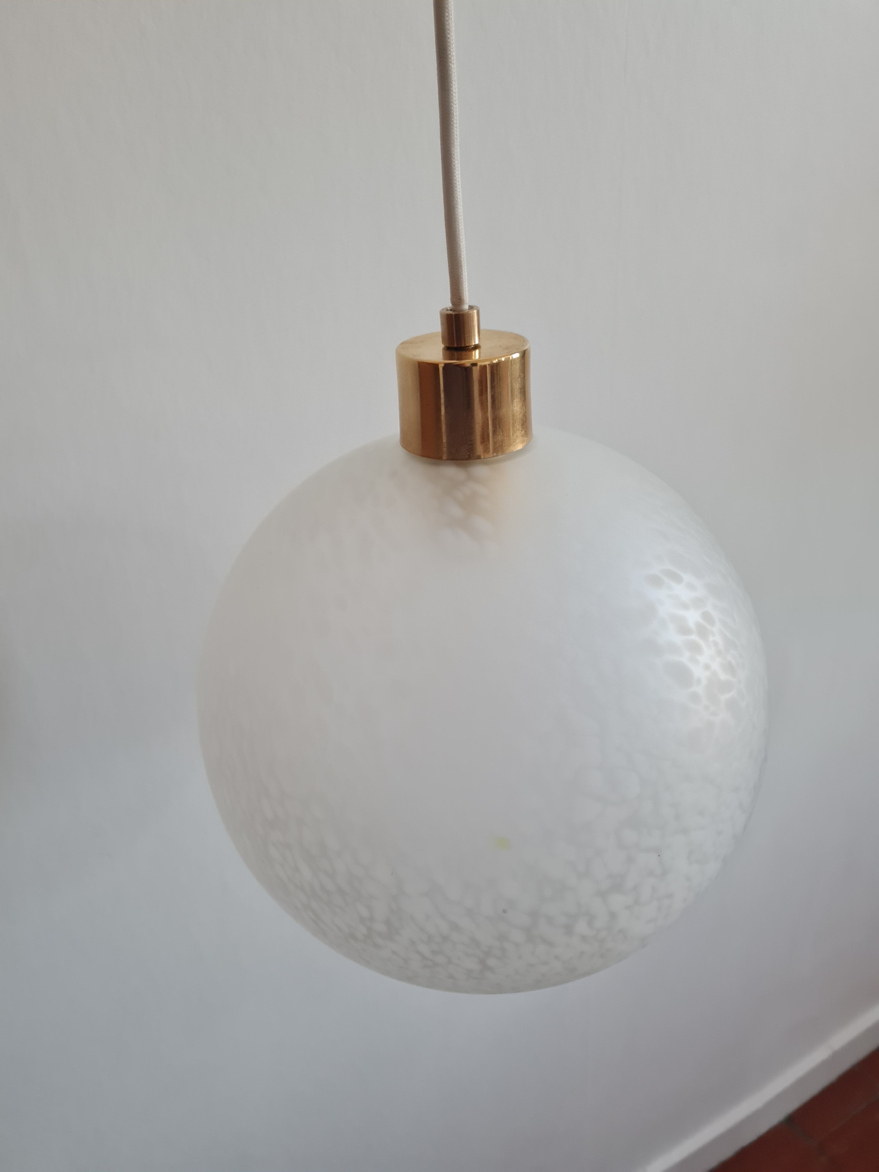 Suspension ball in clichy glass