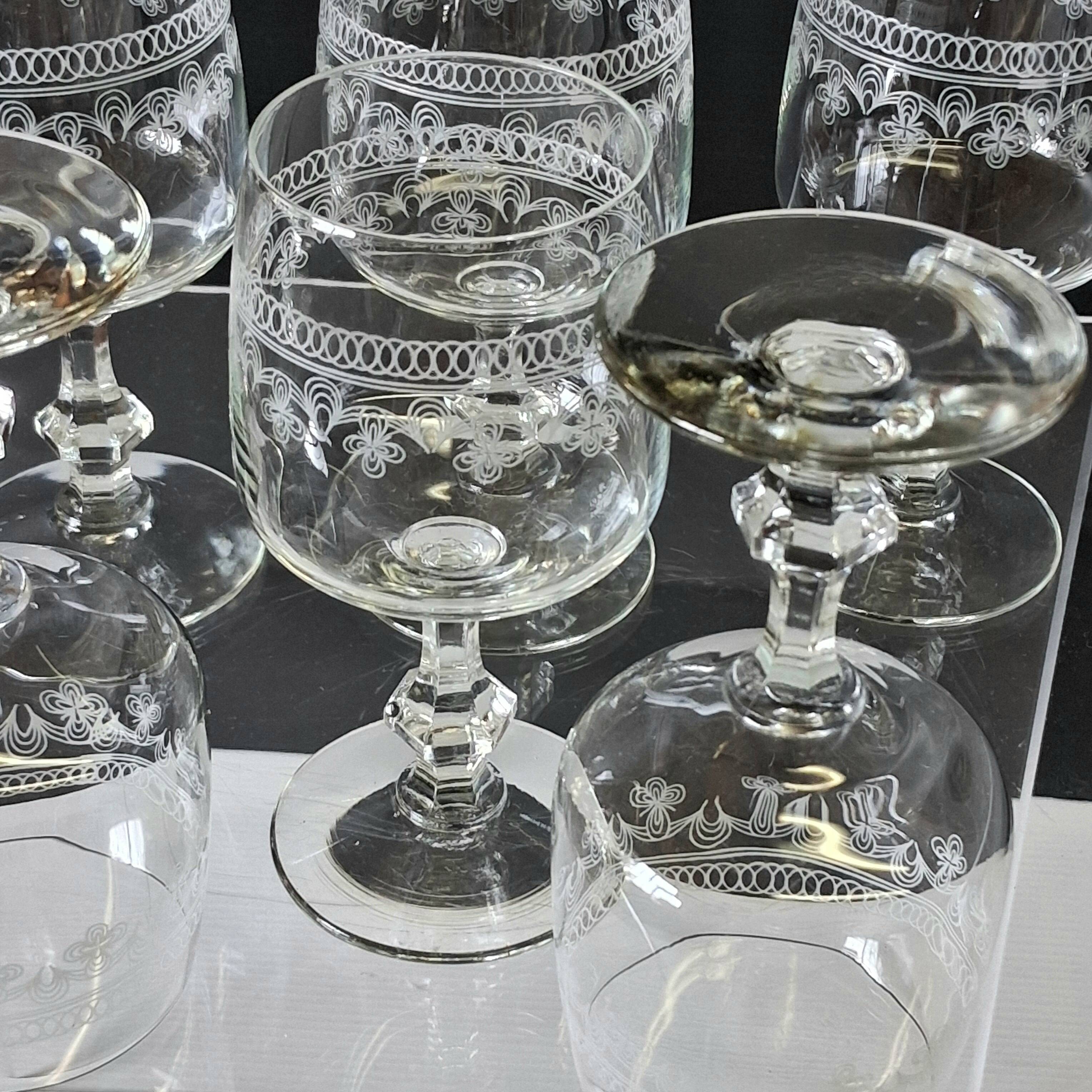 6 printed stem glasses for port/digestif in good condition.