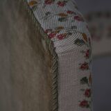 Fauteuil danois moderne en bois tourné avec tissu floral, début du XXe siècle