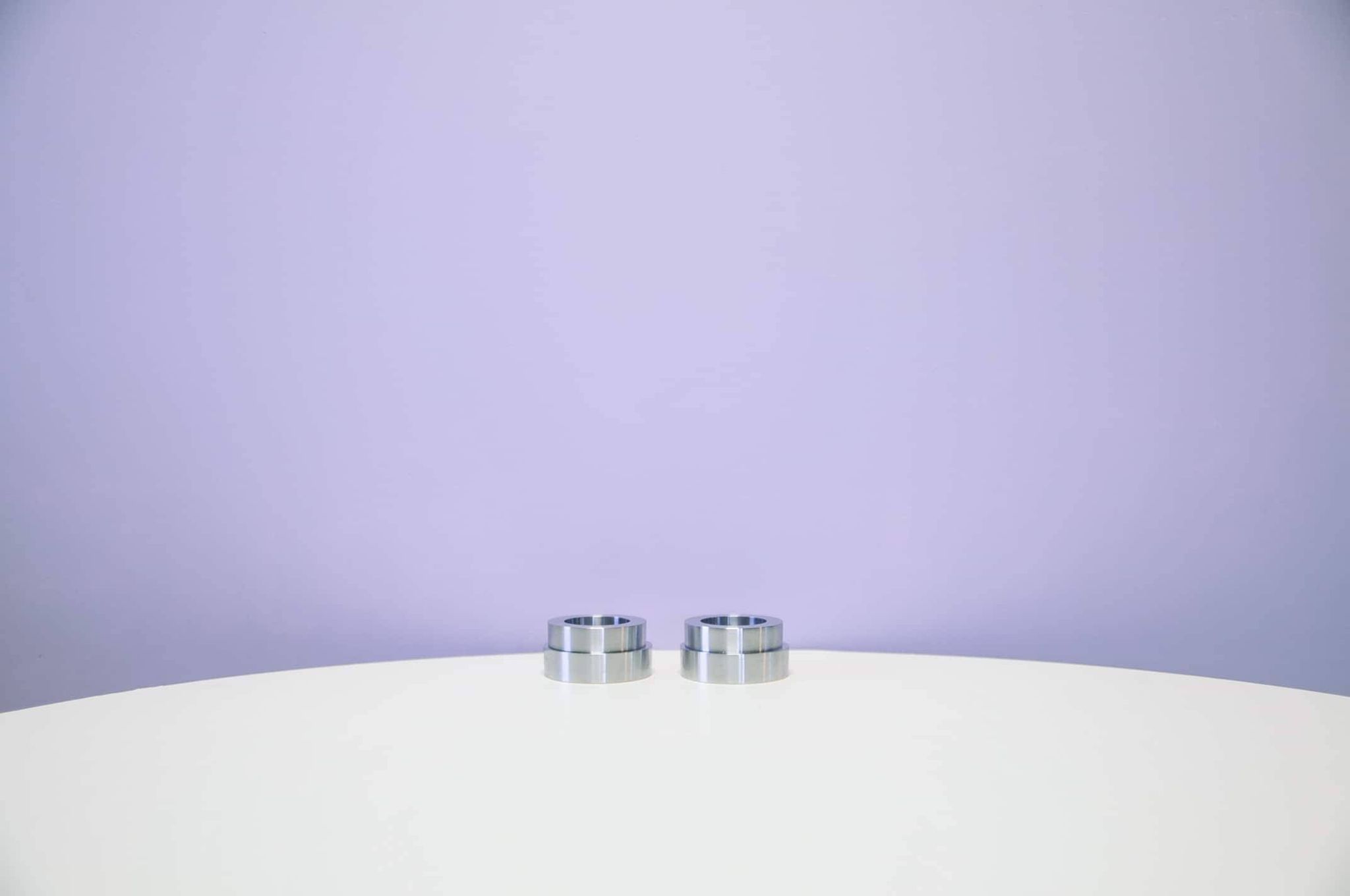 Ensemble vintage de 2 porte-bougies en aluminium Menu