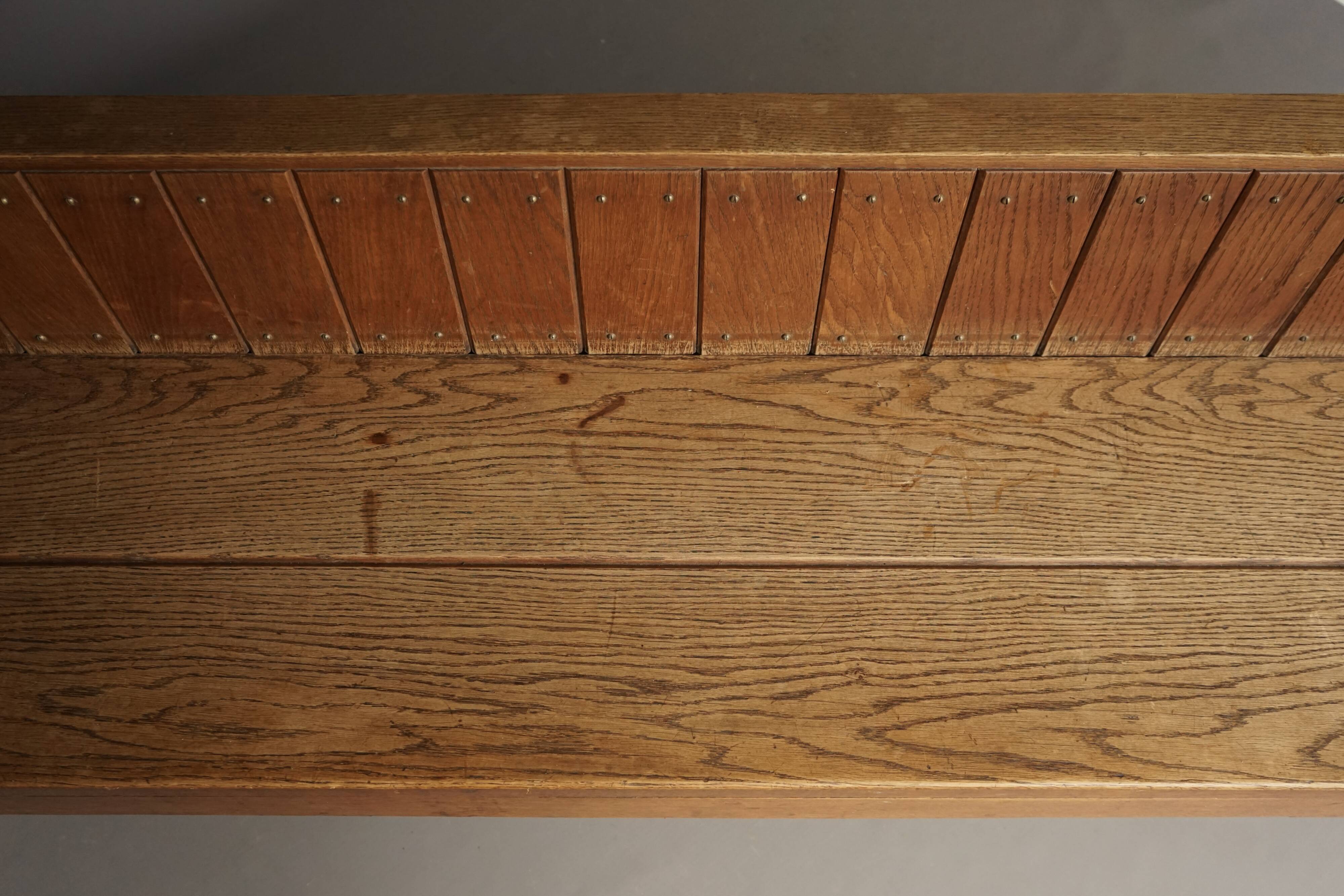 Dutch Traditionalist oak bench, Delft School. 1920s