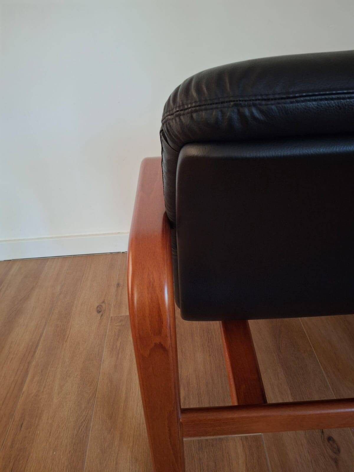 Pair of armchairs Italy 90s