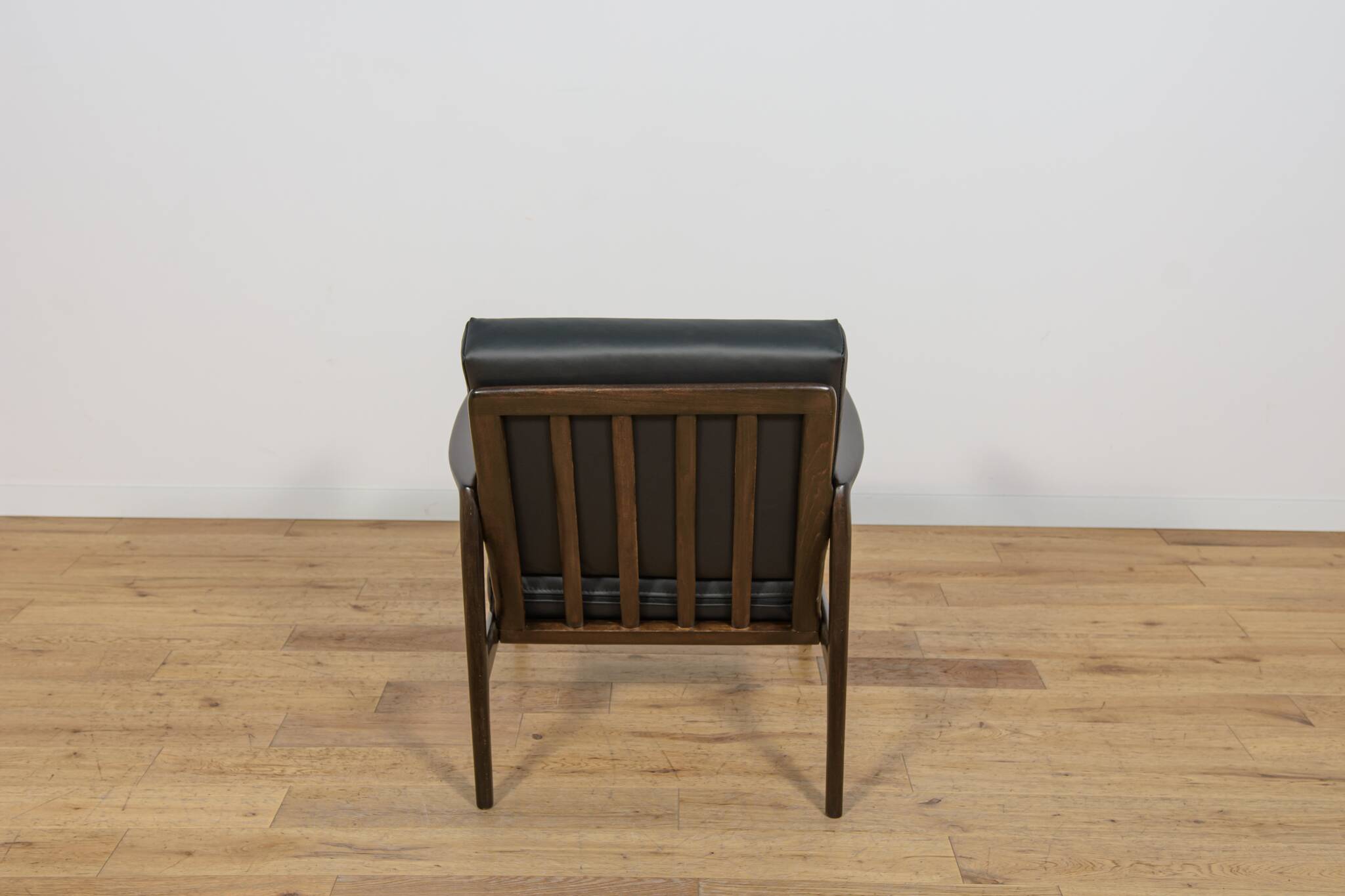 Model 300-139 Armchairs from Swarzędz Furniture Factory, Poland, 1960s, Set