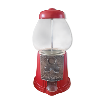 Candy dispenser