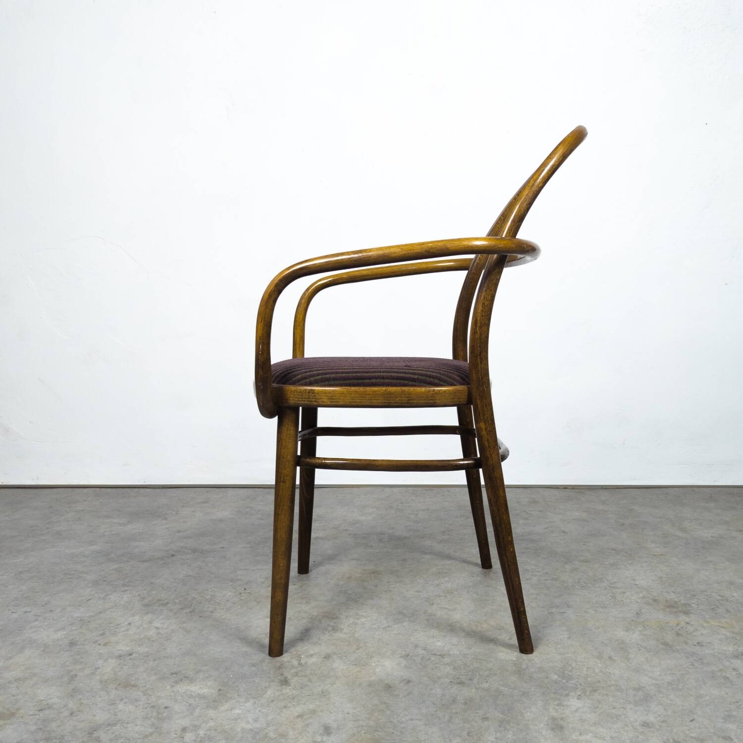 Rare fauteuil en bois courbé de radomír hofman pour ton, 1967