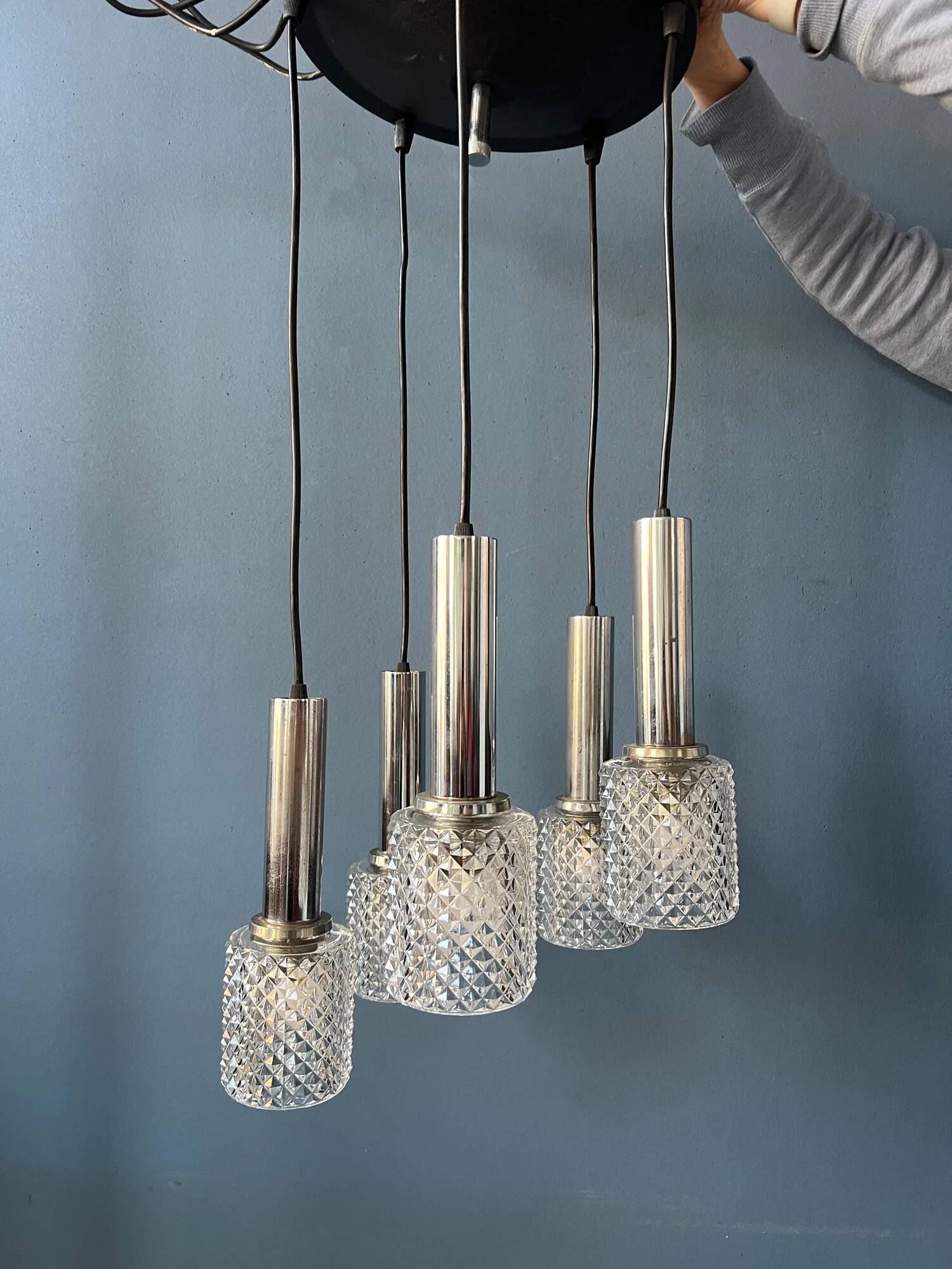 Lampe suspendue en cascade de verre cristal du milieu du siècle