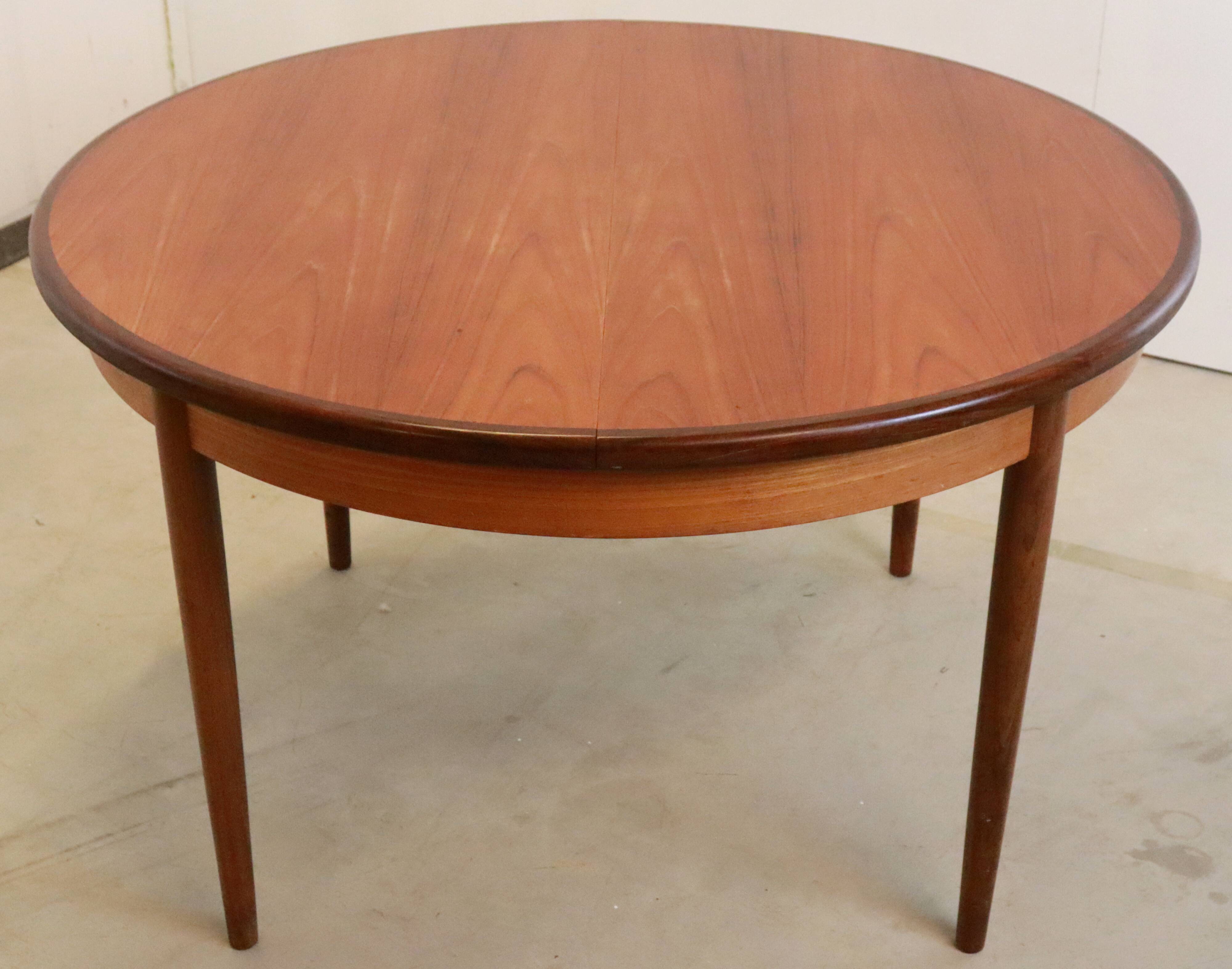 Round G-Plan vintage dining table extendable 'Prestwich'