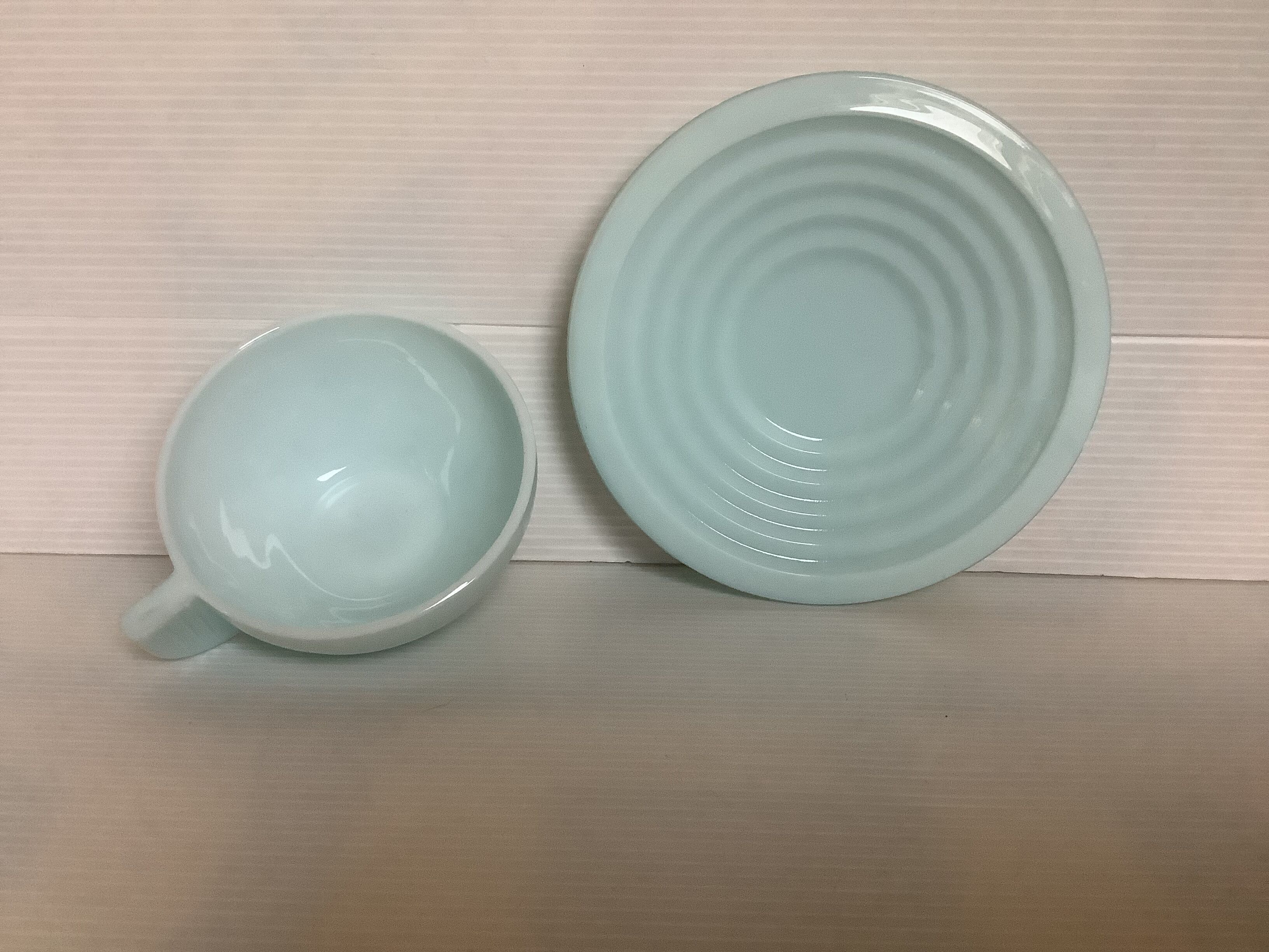 8 old Art Deco style mint cups
