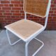 Chaise design Cesca modèle b32 en blanc