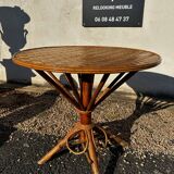 Rattan and chestnut living room