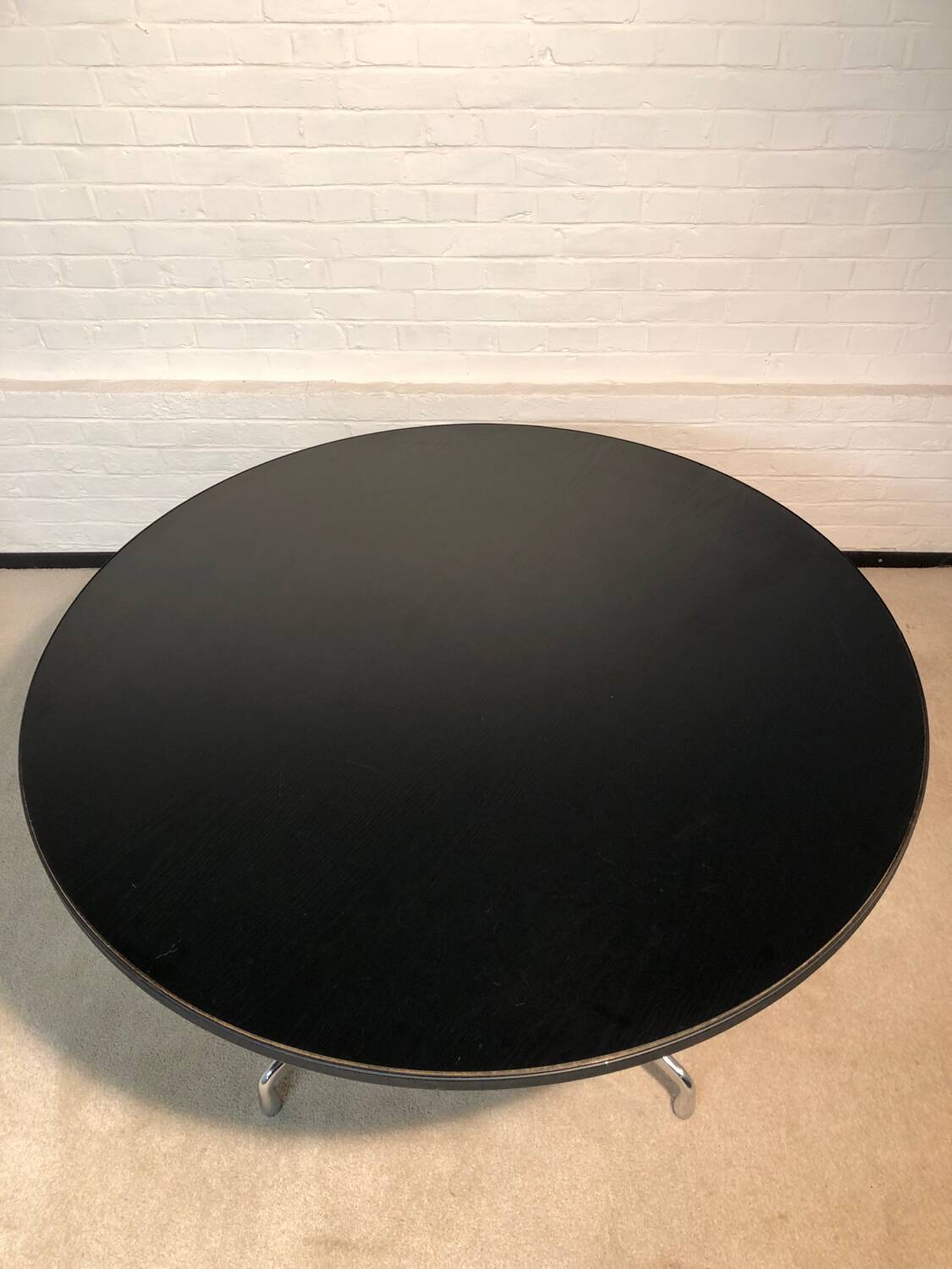 Round table 120cms by Eames, edition Herman Miller 1970