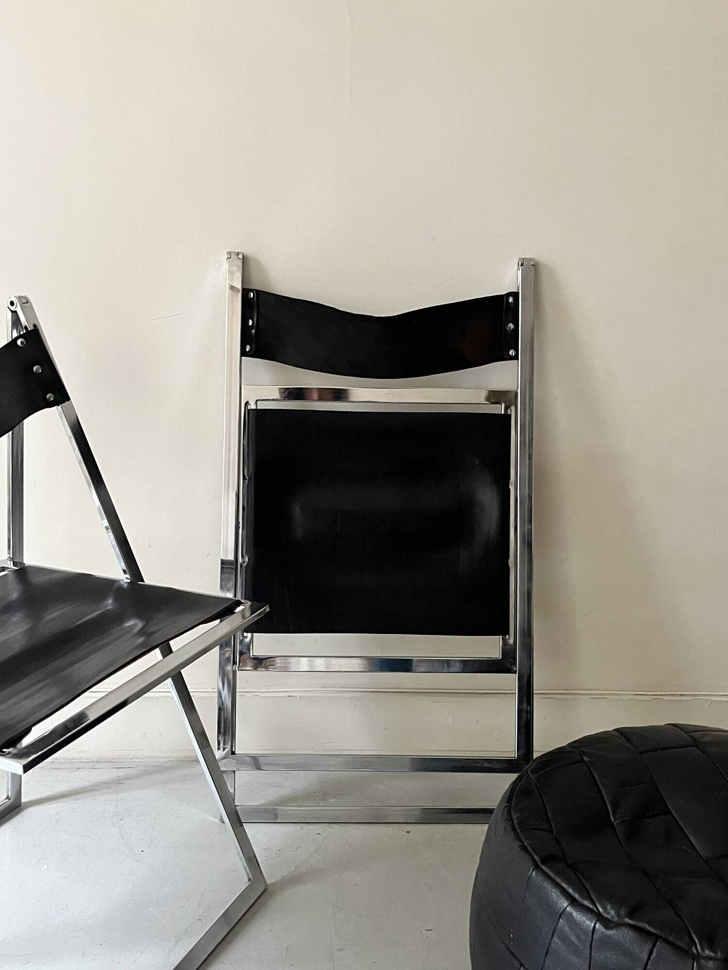 Set of 2 folding chairs in leather and chrome model Elios by Fontini & Geraci, Italy 1970