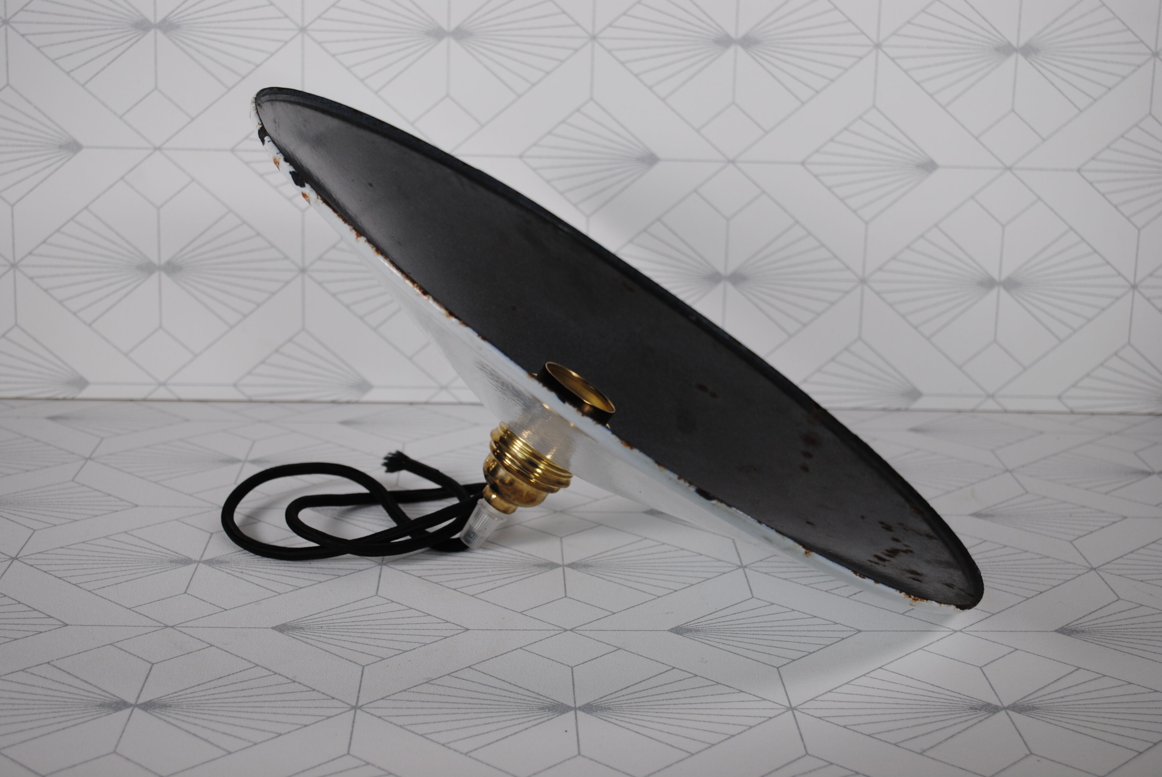 Enamelled industrial hanging