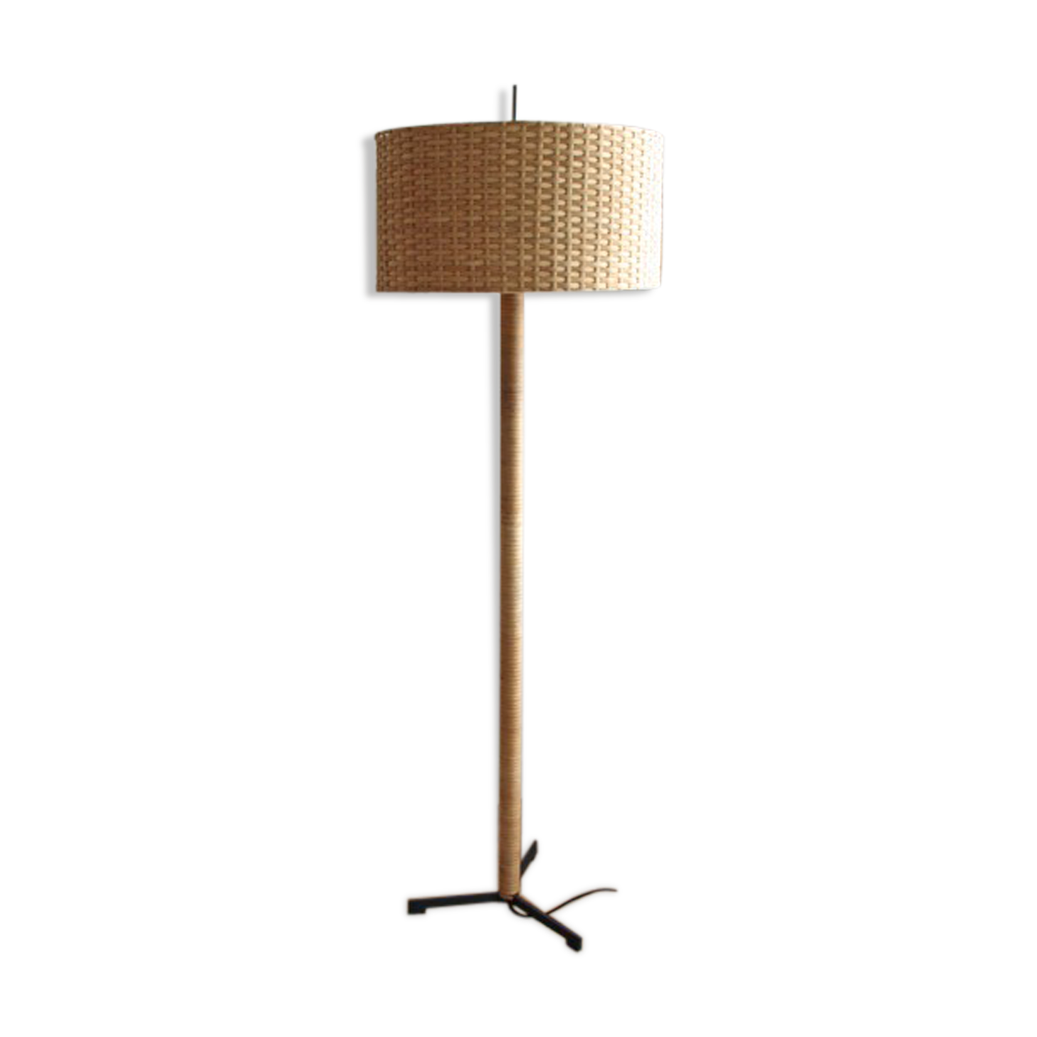 Vintage rattan lamppost