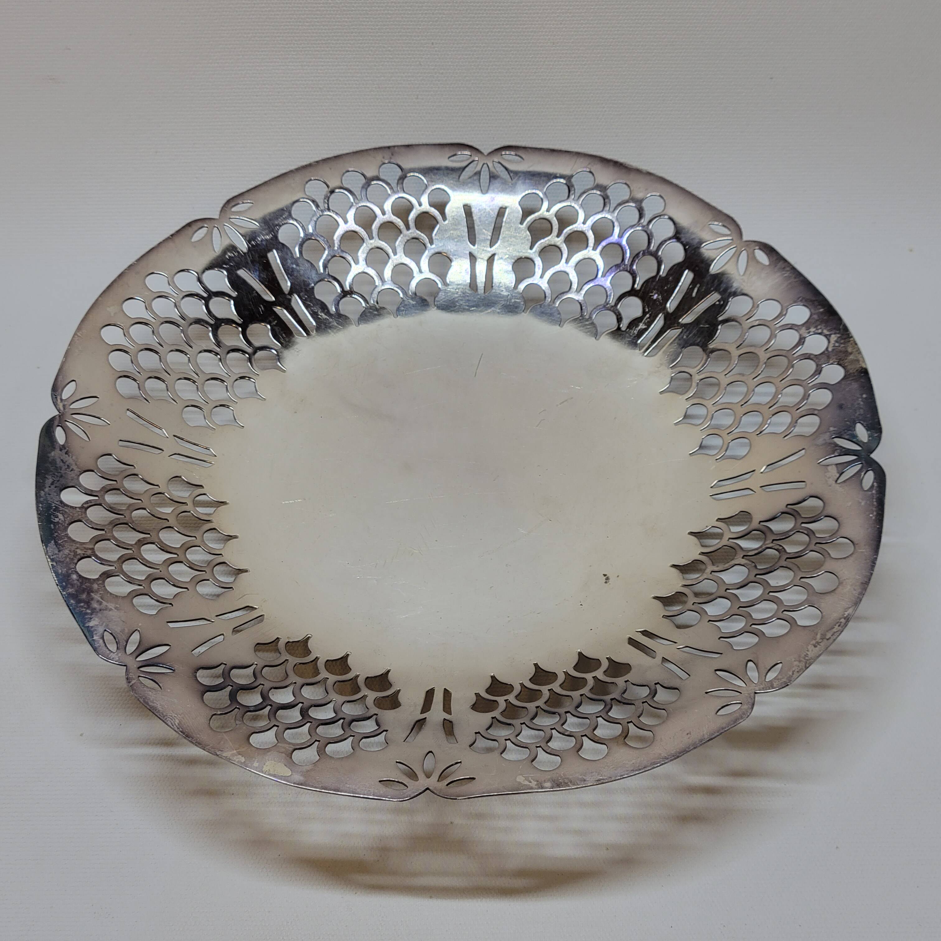 Plat ajouré panier en métal argenté art déco
