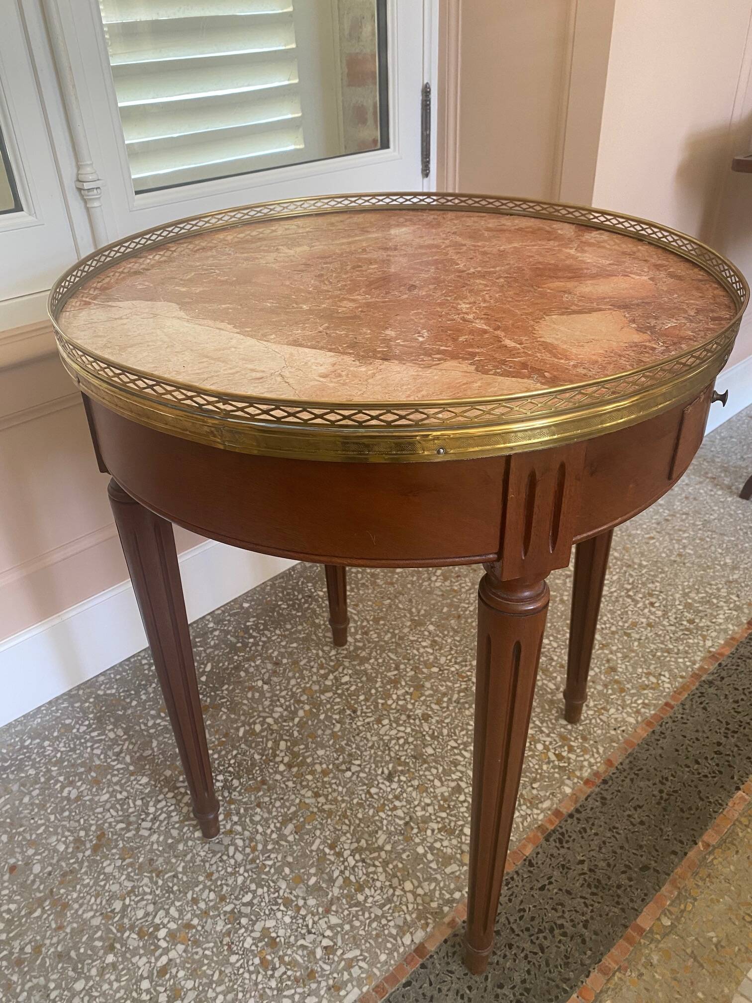 Table bouillotte