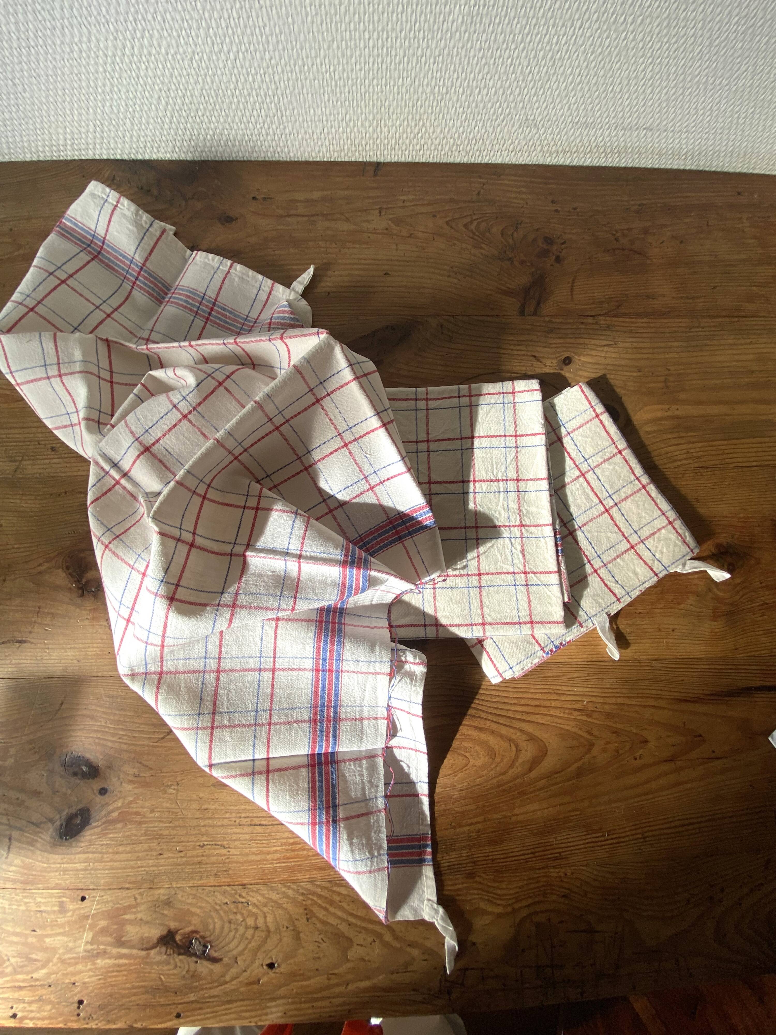 set of 3 large vintage checkered tea towels, new condition