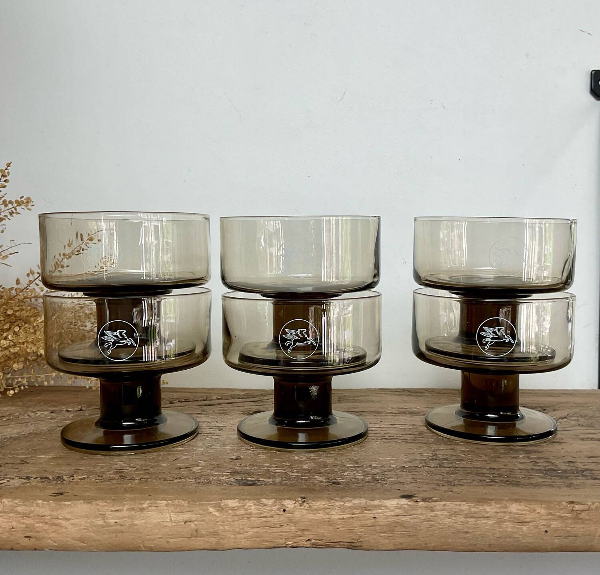 6 coupes pieds fumés « Mobil »